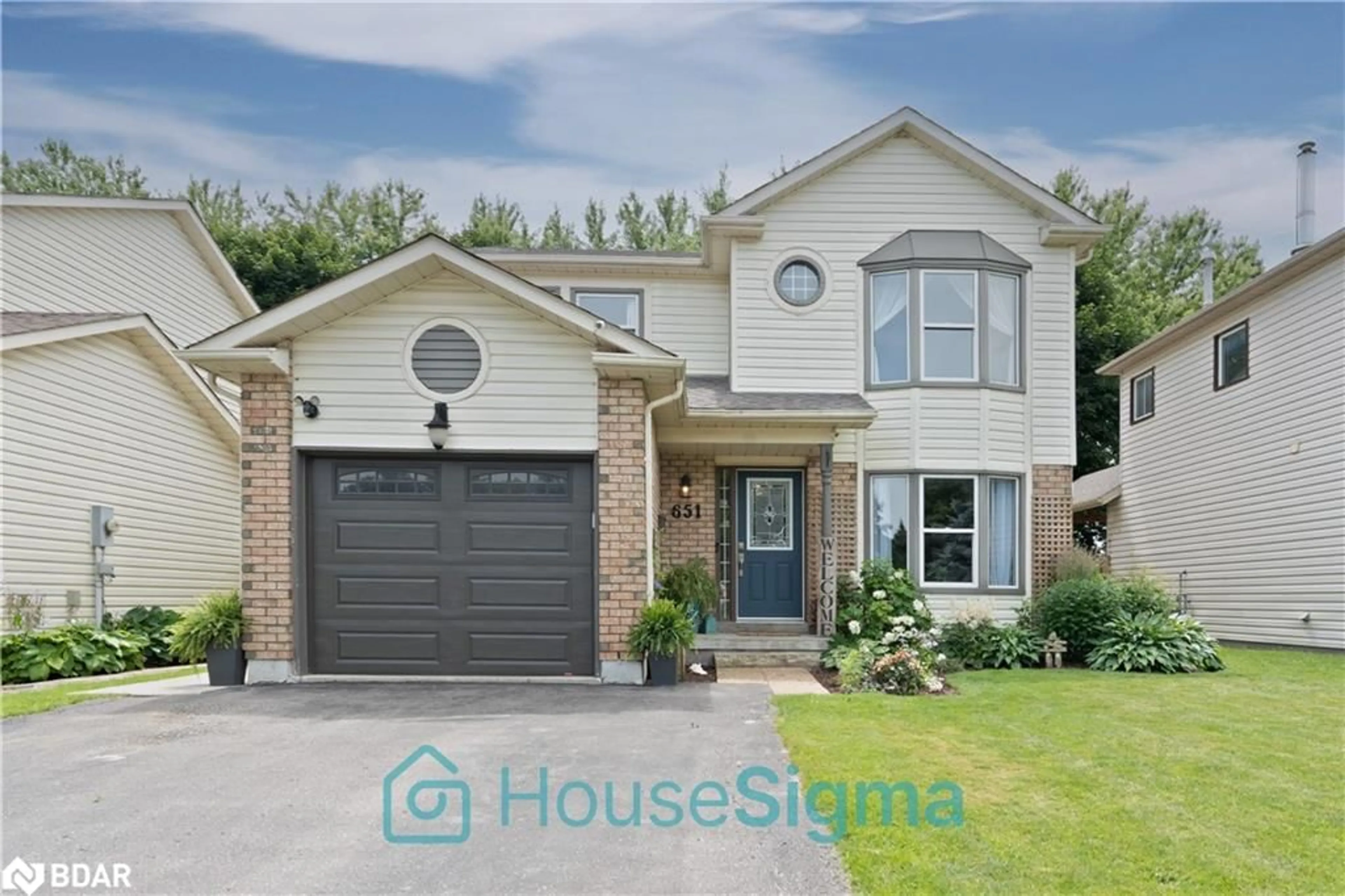 Frontside or backside of a home for 651 Holman Cres, Fergus Ontario N1M 3M2