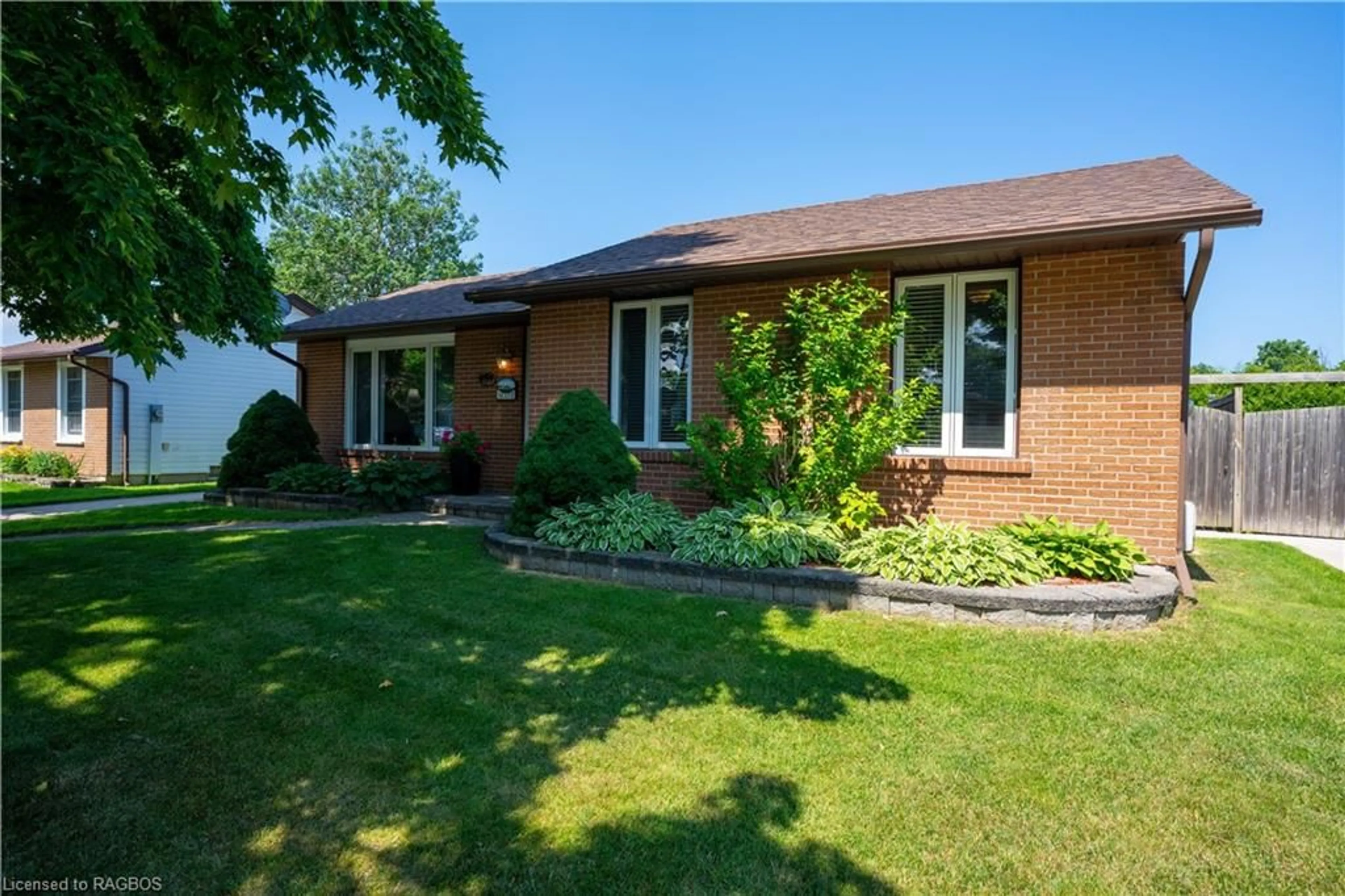 Frontside or backside of a home for 484 Wales Dr, Port Elgin Ontario N0H 2C1