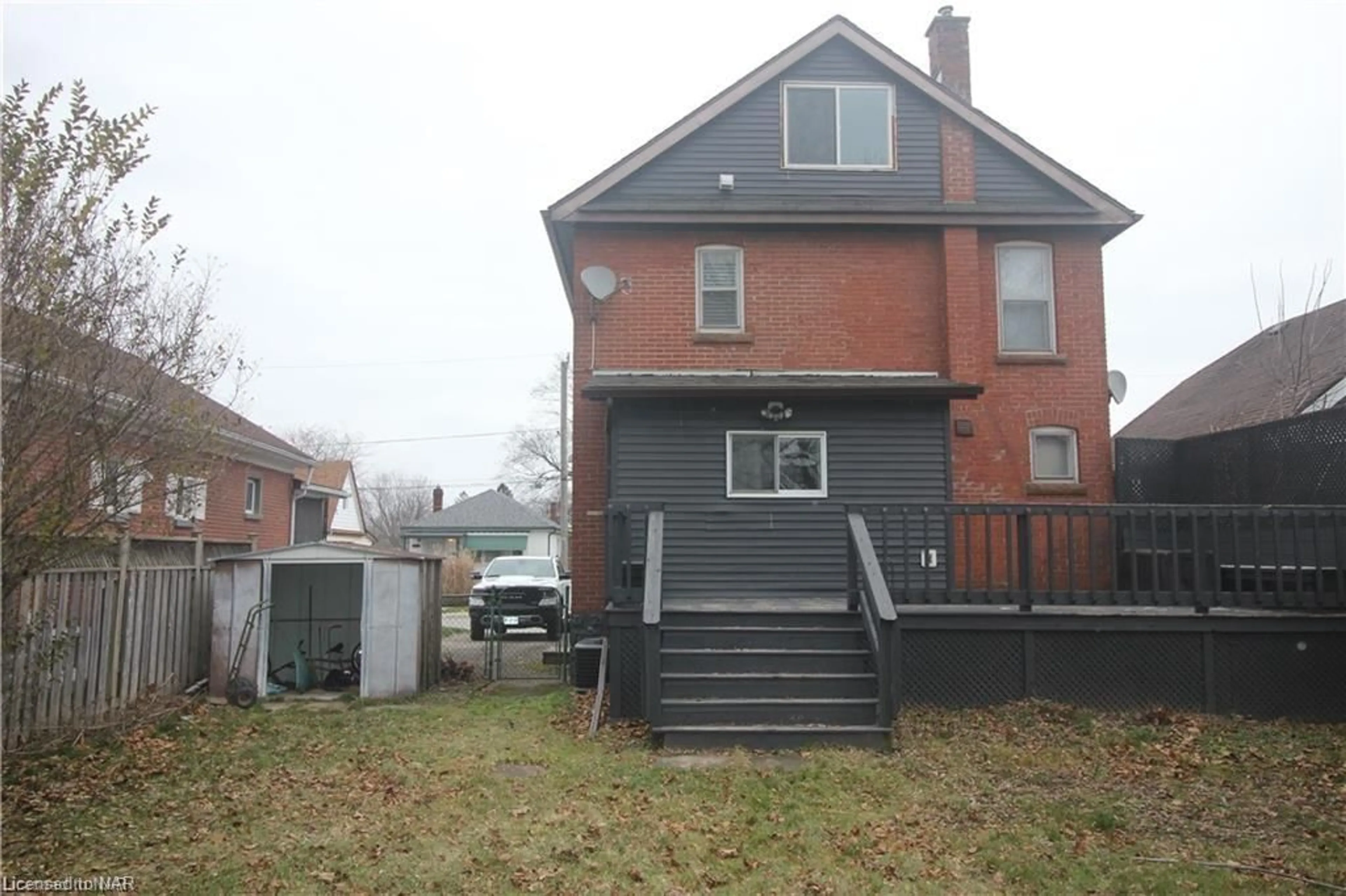 Frontside or backside of a home for 4463 Sixth Ave, Niagara Falls Ontario L2E 4S9