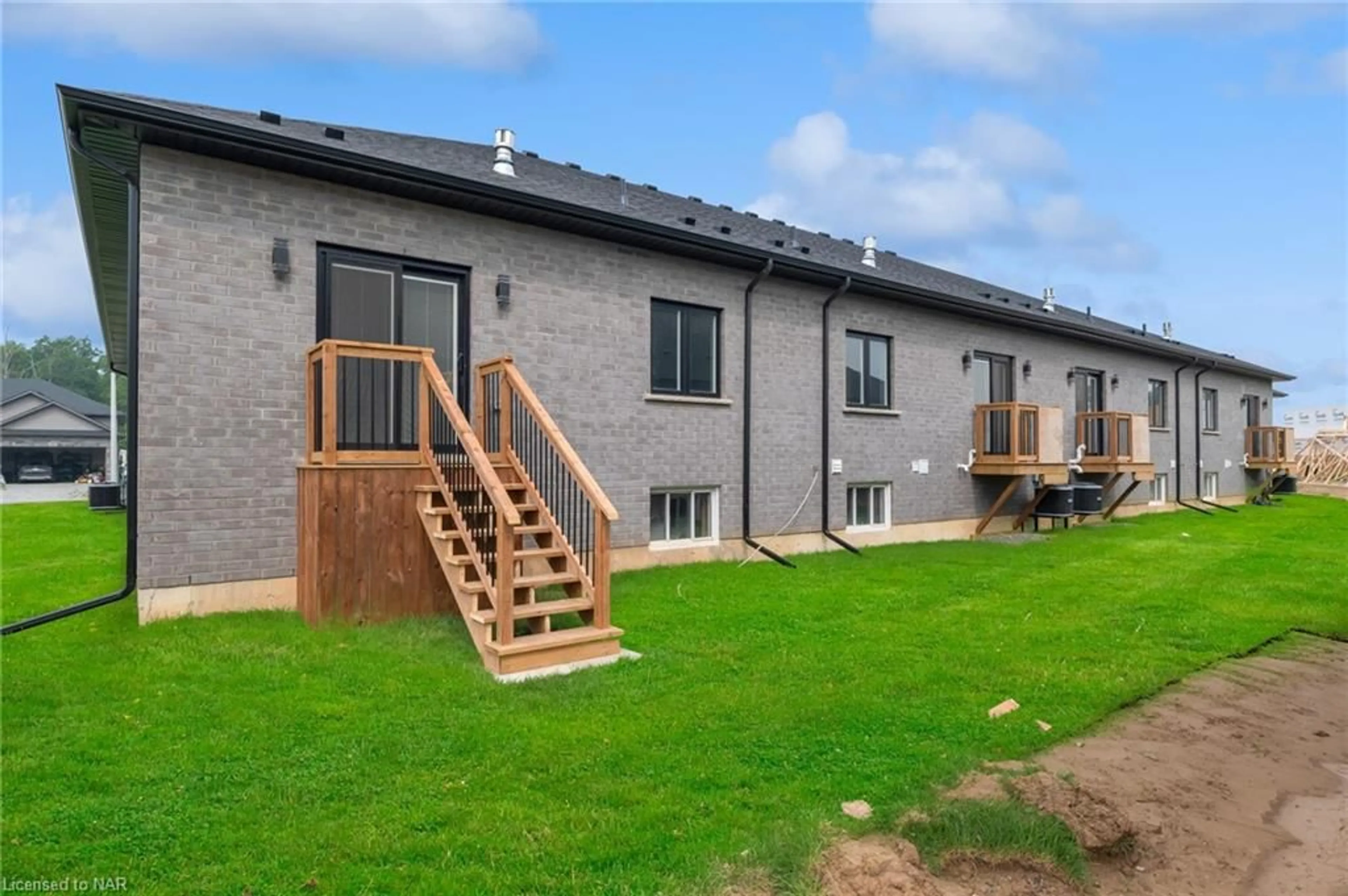 A pic from exterior of the house or condo, cottage for 265 Lancaster Dr, Port Colborne Ontario L3K 0B2