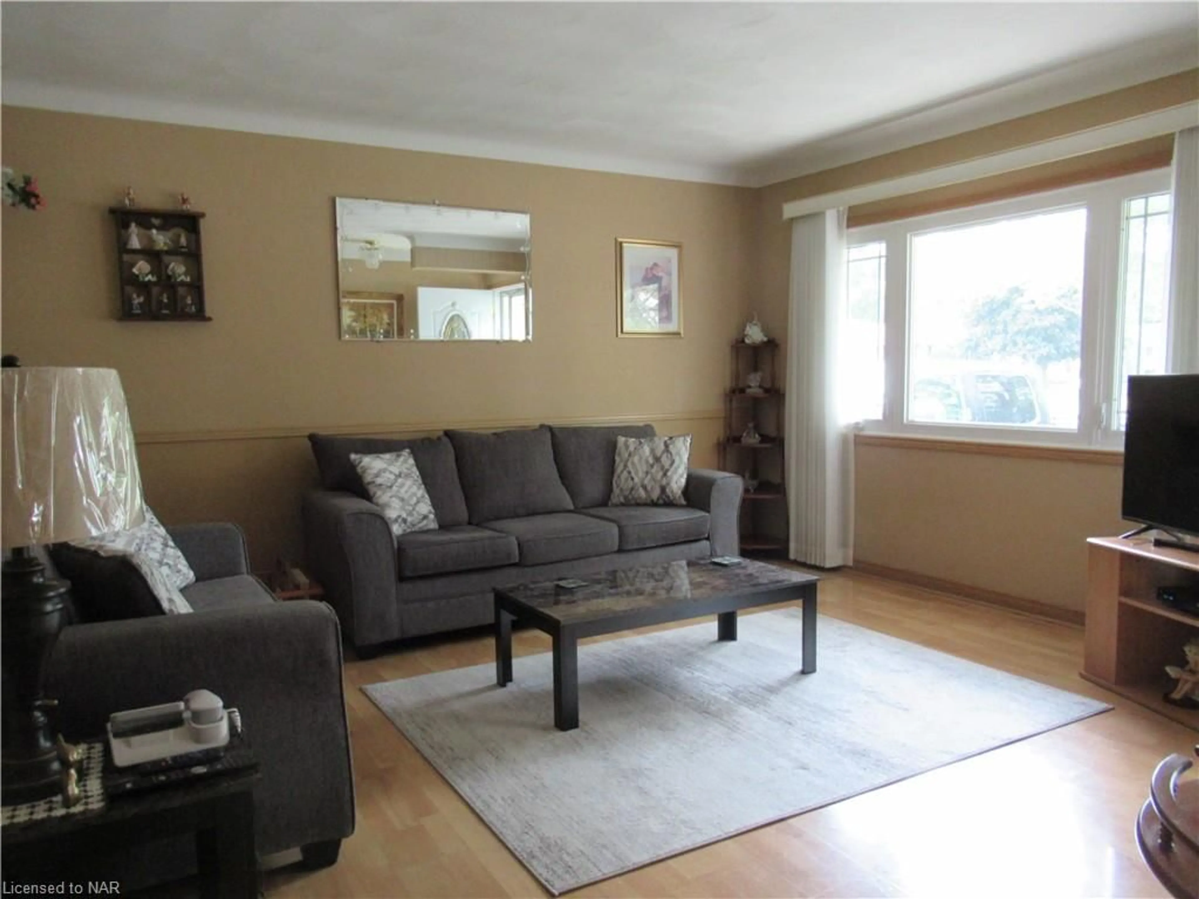 Living room for 7401 Redhaven Cres, Niagara Falls Ontario L2G 7H6