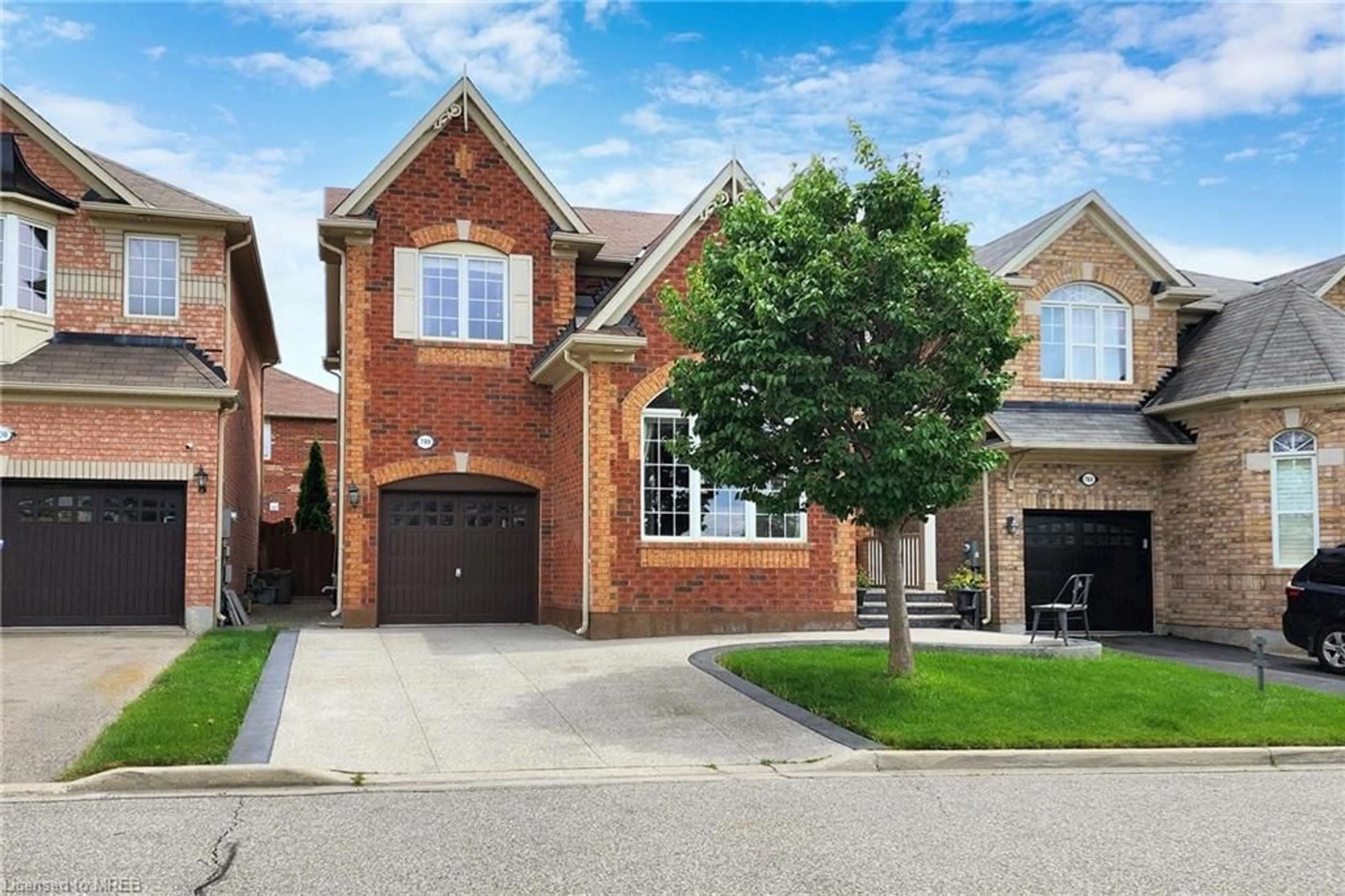 Home with brick exterior material for 740 Rayner Crt, Milton Ontario L9T 0P1