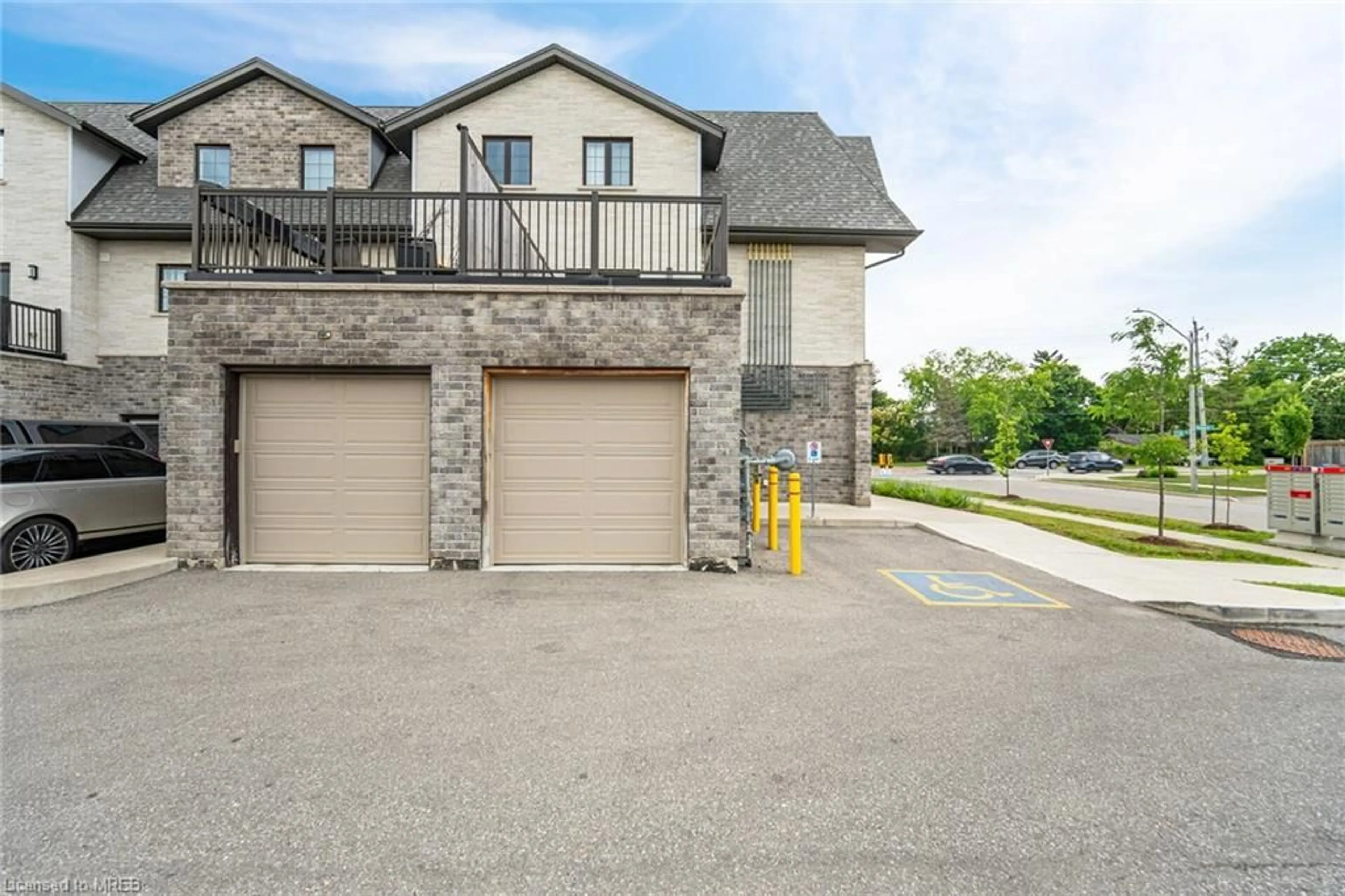 A pic from exterior of the house or condo for 255 Woolwich St #201, Waterloo Ontario N2K 0C8