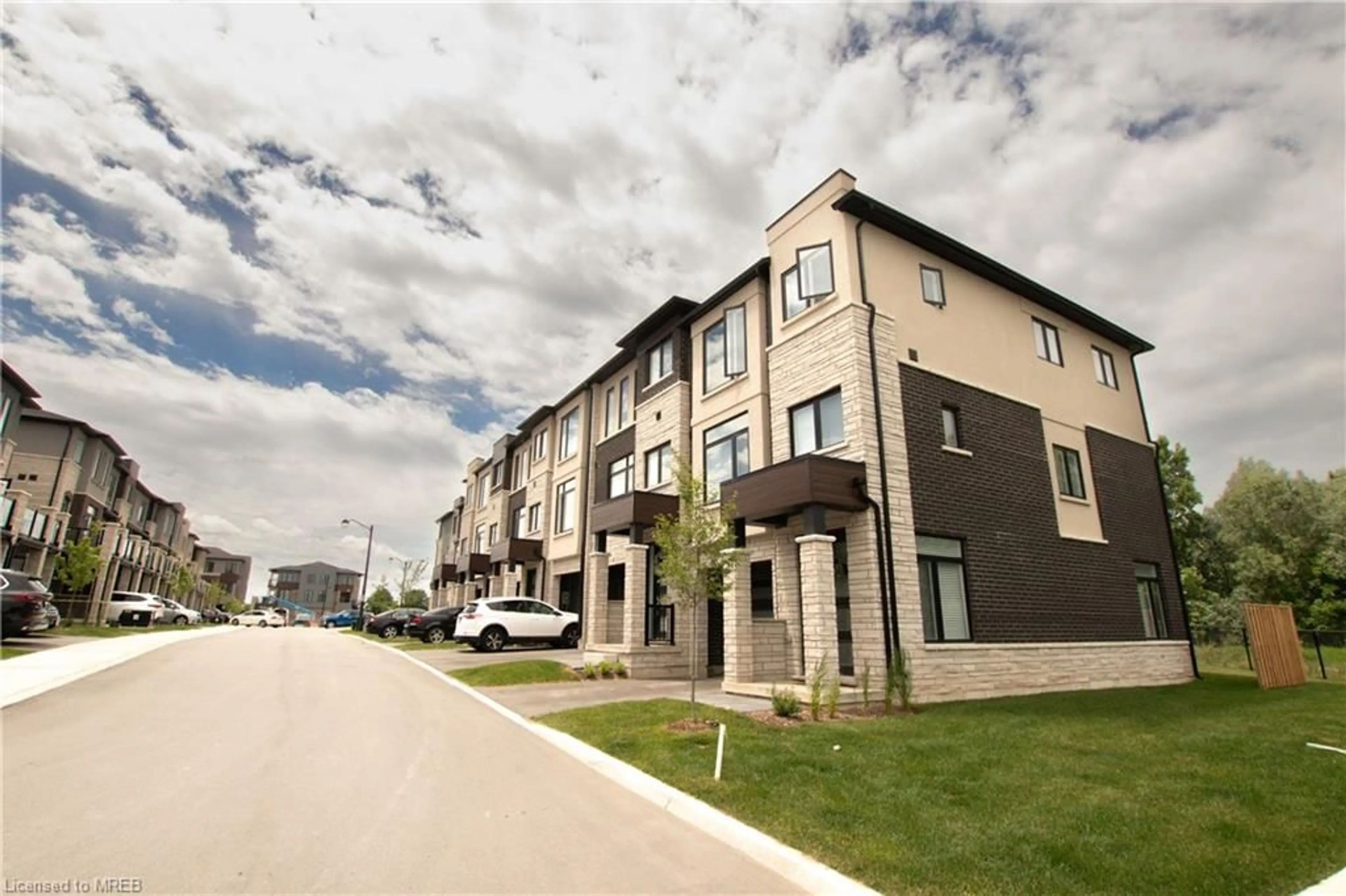 A pic from exterior of the house or condo for 290 Equestrian Way #39, Cambridge Ontario N3H 4R6