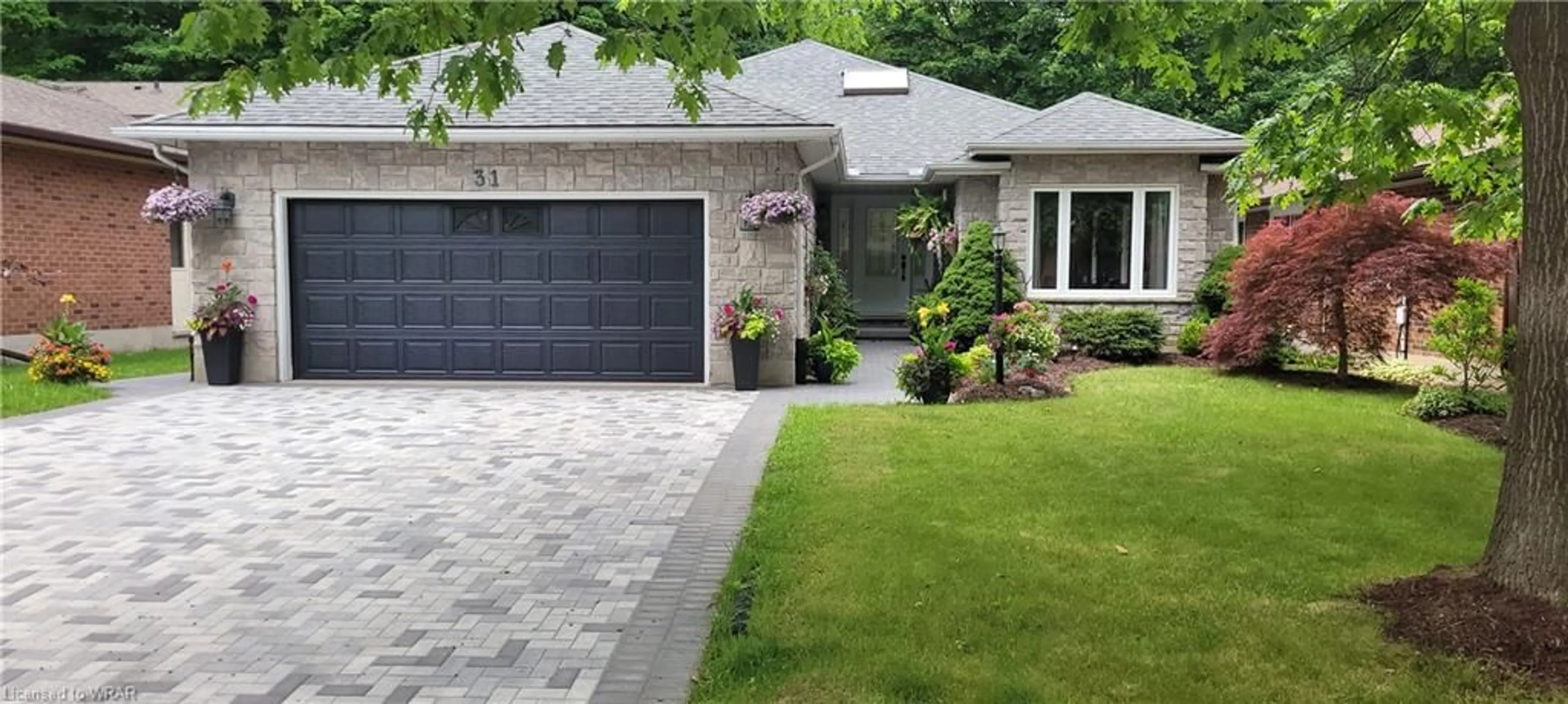Home with brick exterior material for 31 Kilbirnie Crt, Kitchener Ontario N2R 1B7