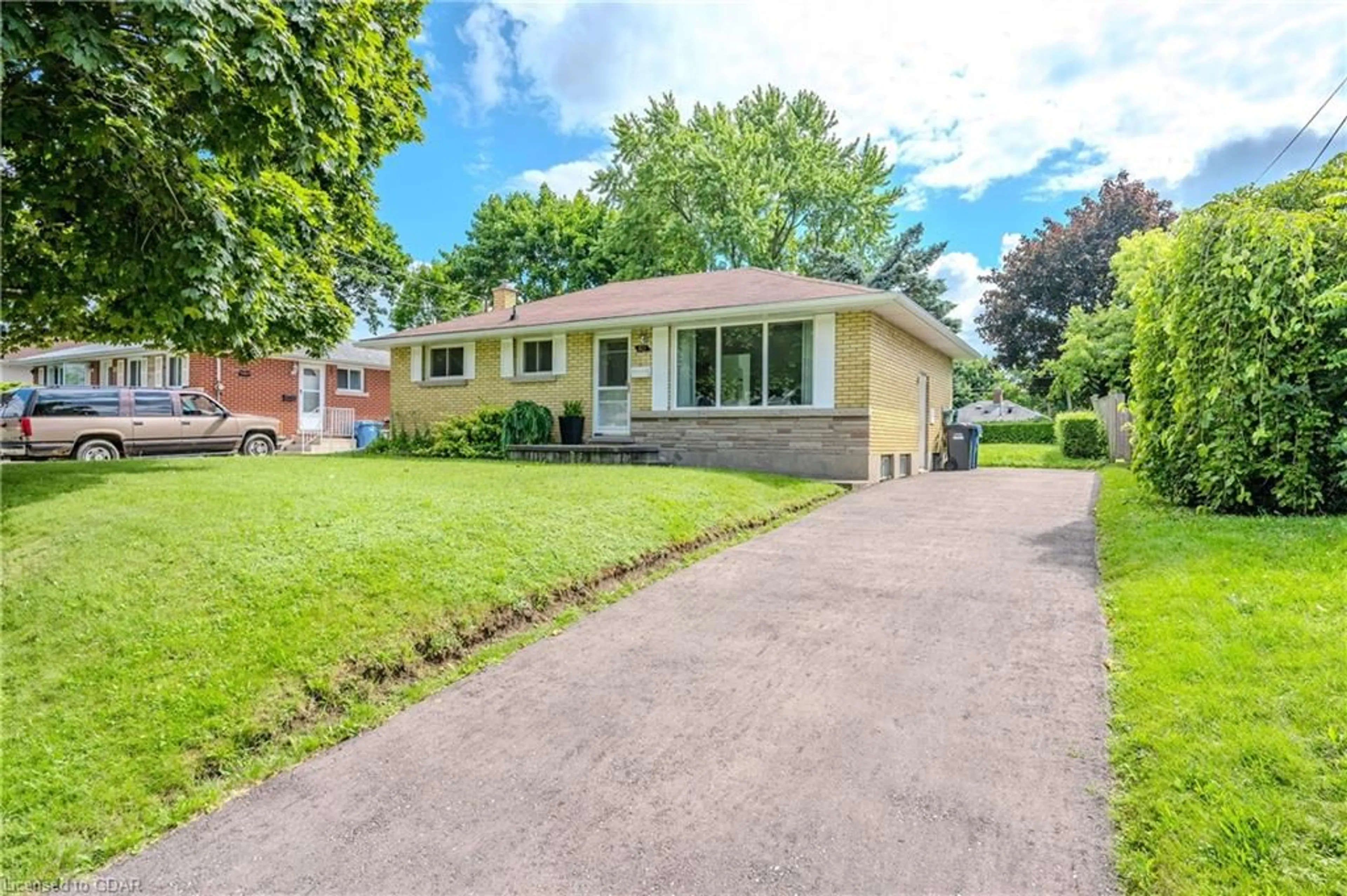 Frontside or backside of a home for 60 Western Ave, Guelph Ontario N1H 6A8