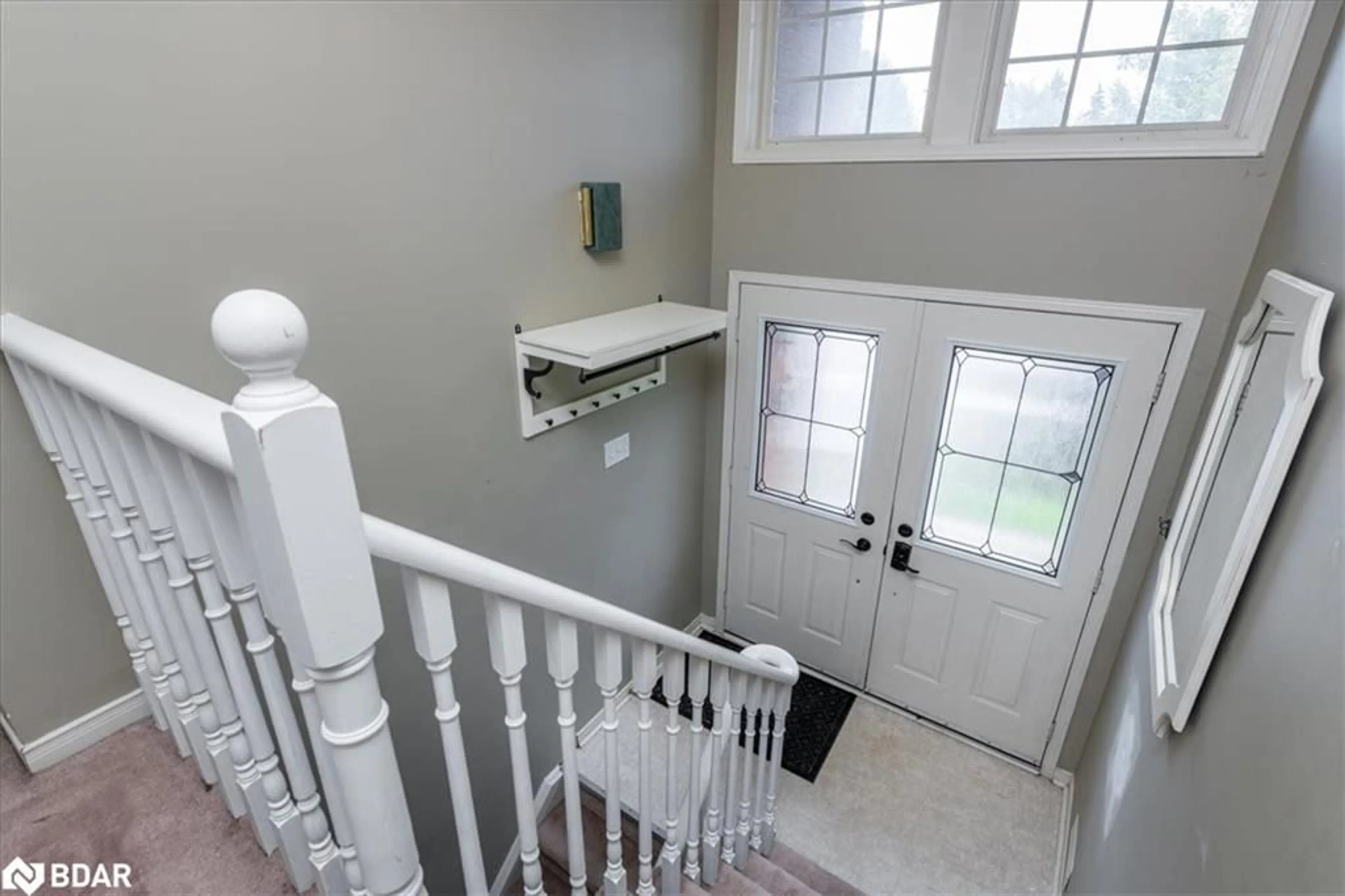 Indoor entryway for 20 Frontier Ave, Orillia Ontario L3V 7S8