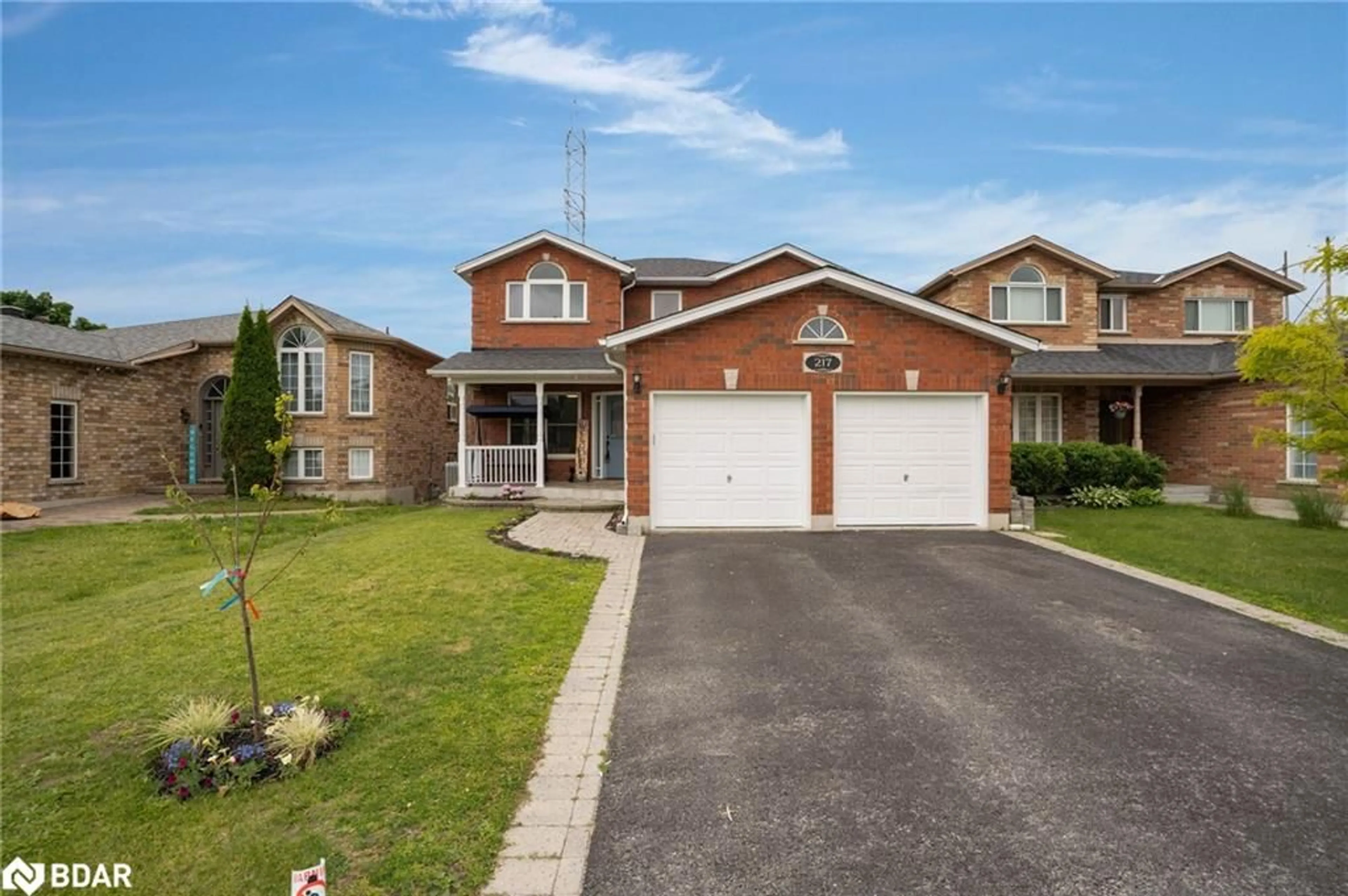 Frontside or backside of a home for 217 Pringle Dr, Barrie Ontario L4N 0P5