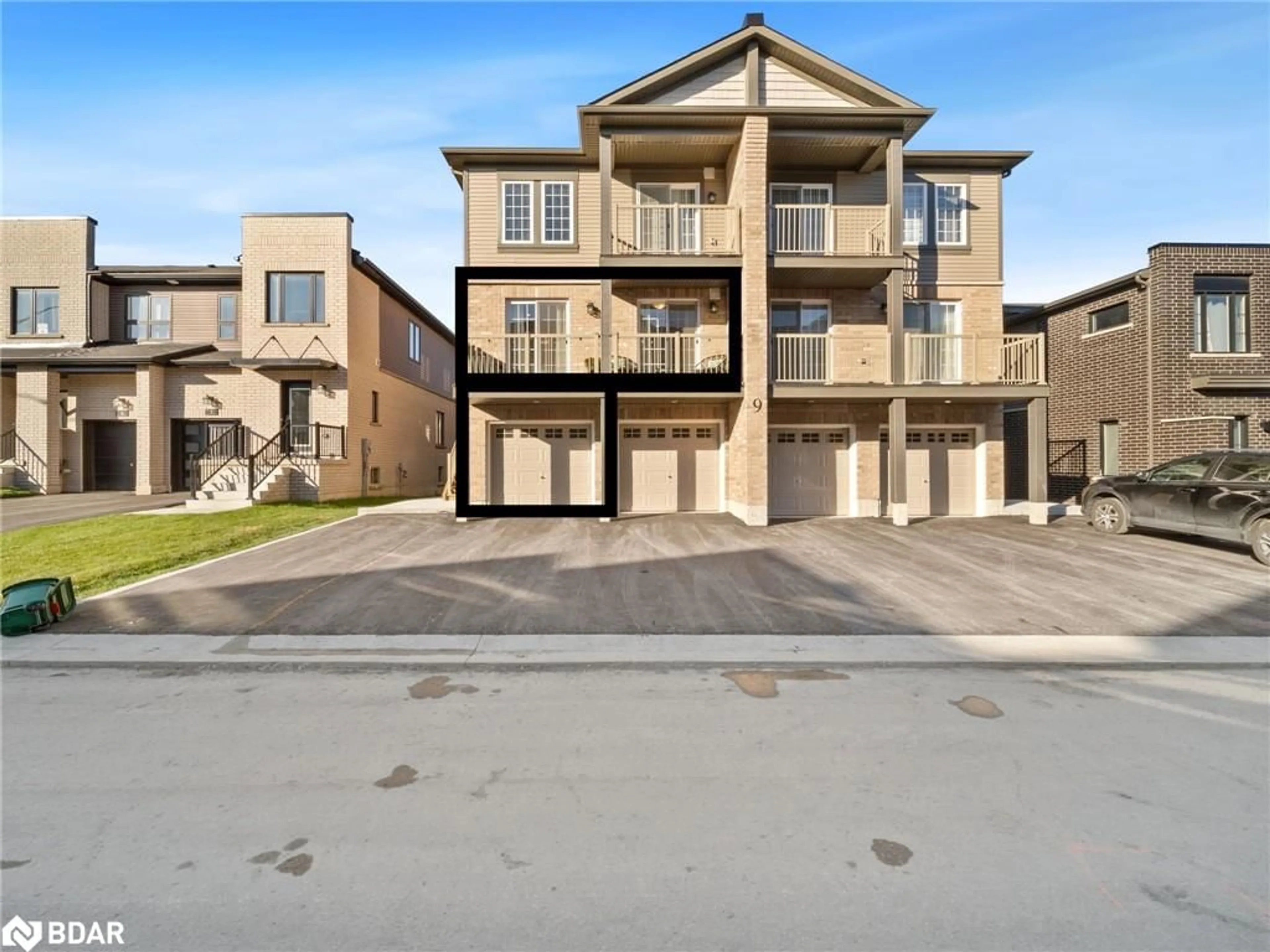 A pic from exterior of the house or condo, the street view for 9 Hay Lane, Barrie Ontario L9J 0C2