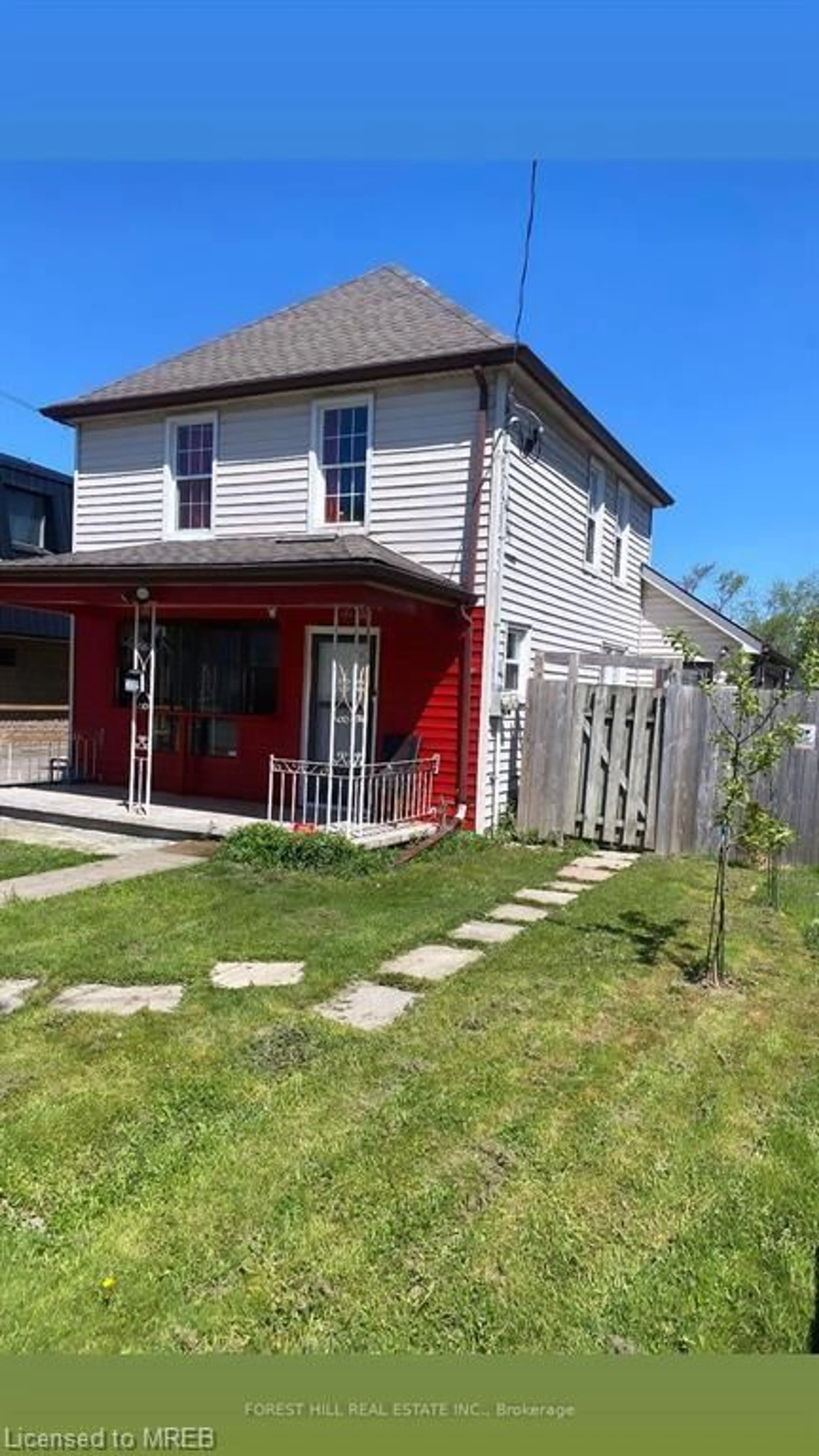 Frontside or backside of a home for 465 Main St, Port Colborne Ontario L3K 3W2