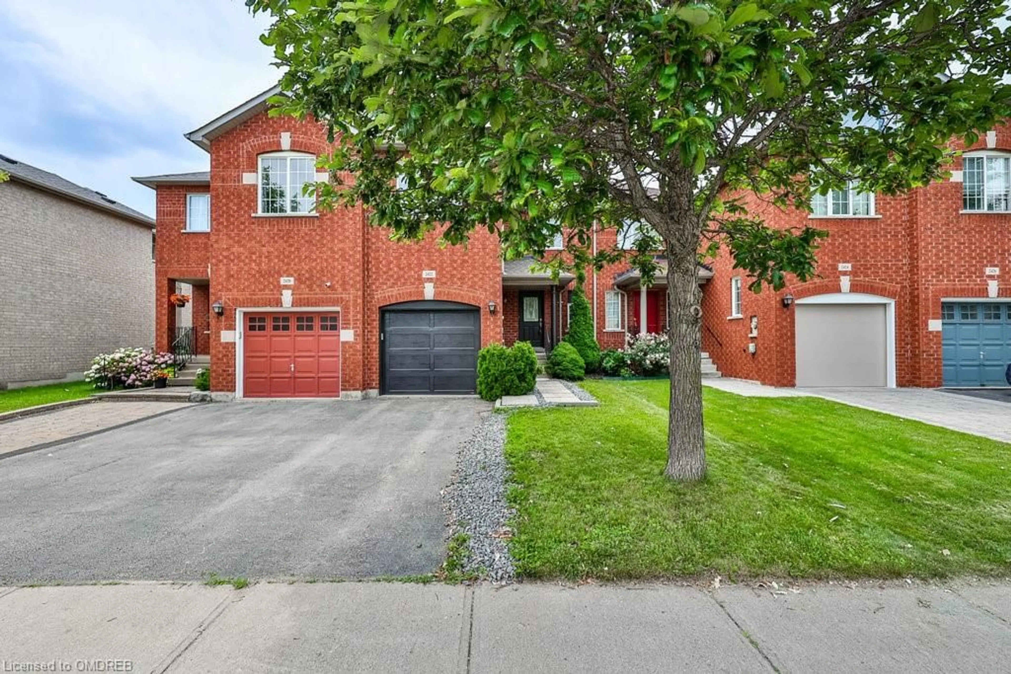 A pic from exterior of the house or condo for 2422 Lazio Lane, Oakville Ontario L6M 4P4