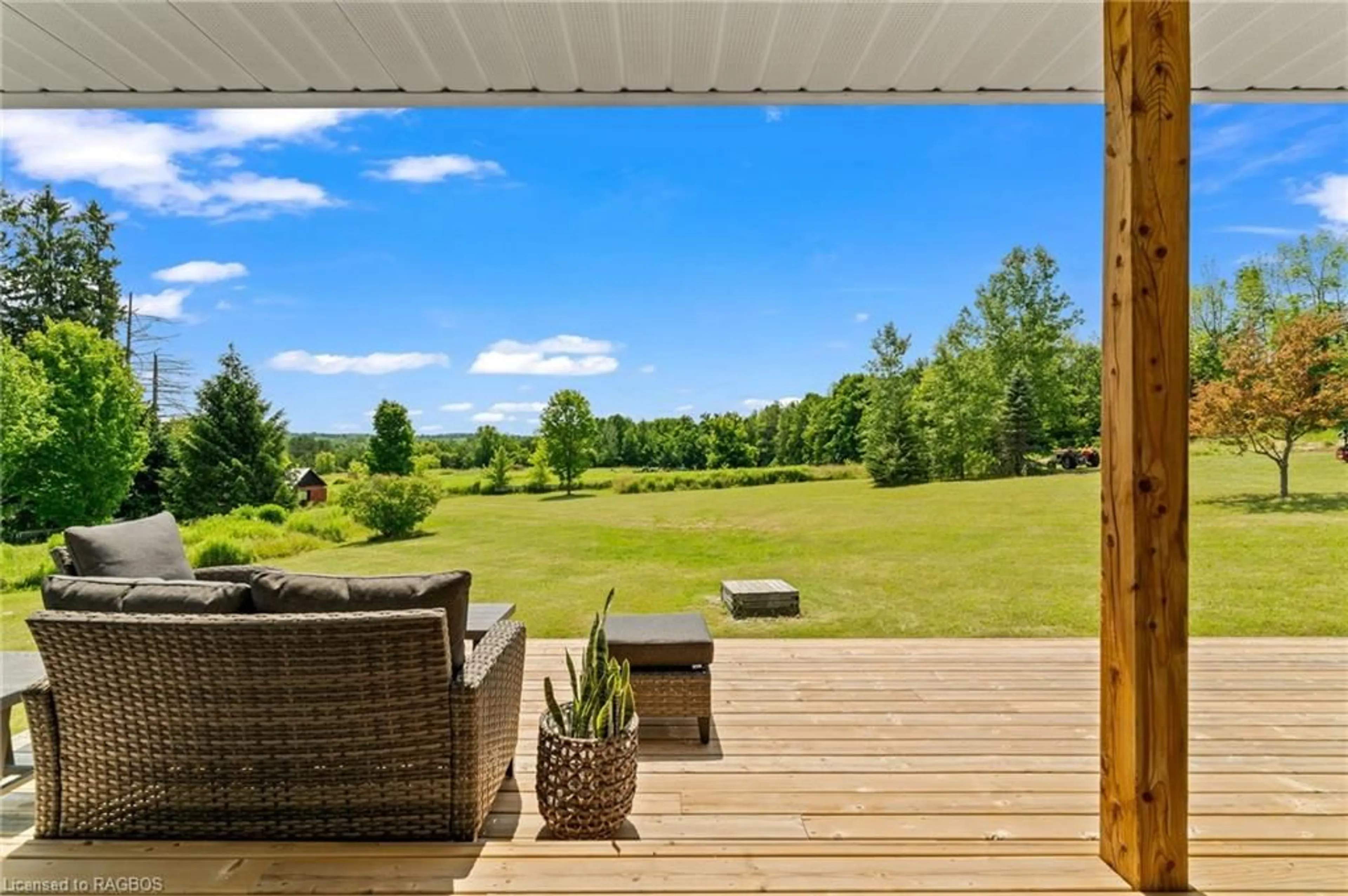 Patio for 323126 Durham Rd, West Grey Ontario N0G 1R0