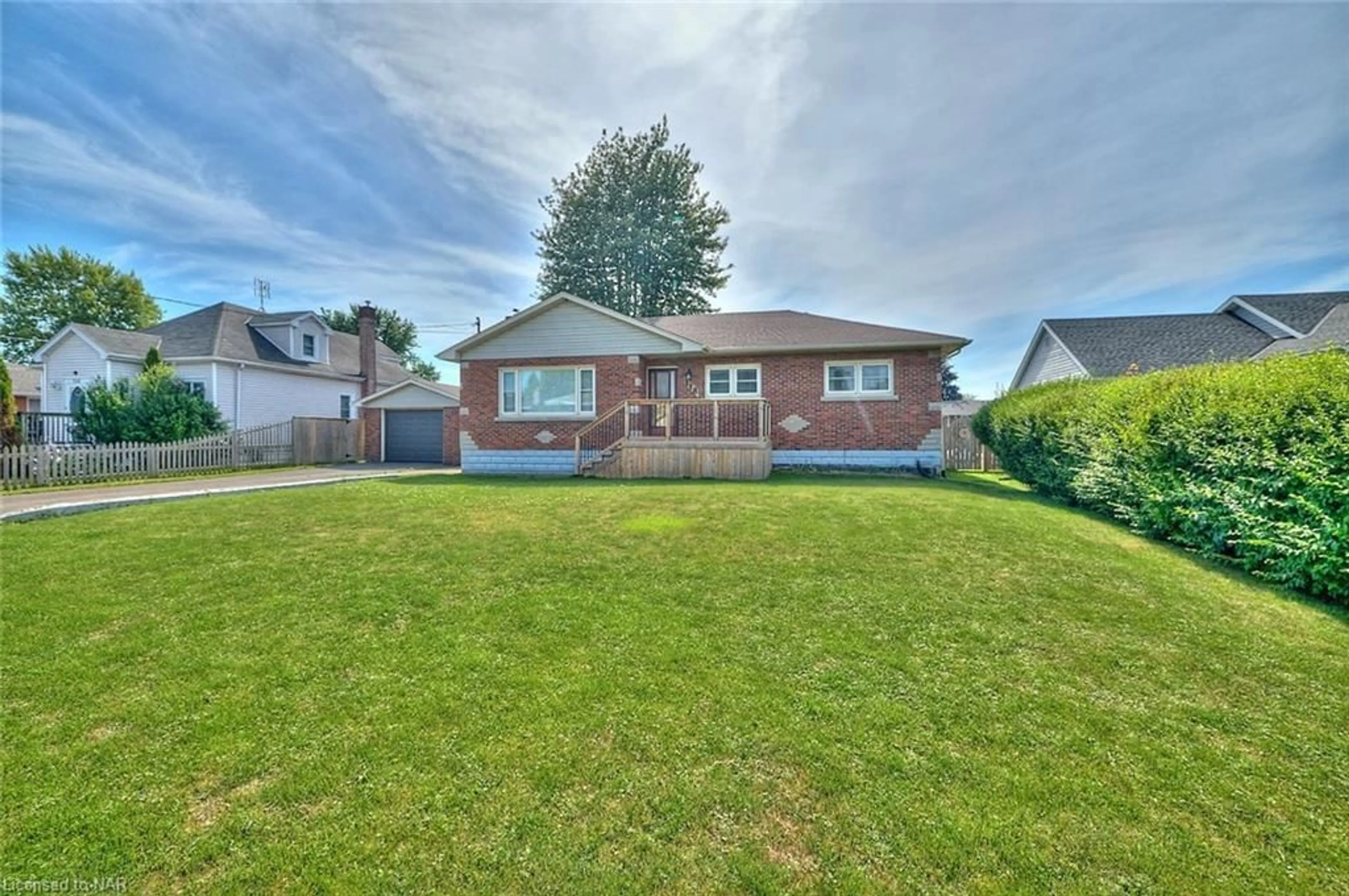 Frontside or backside of a home for 118 Rosemount Ave, Port Colborne Ontario L3K 5P9