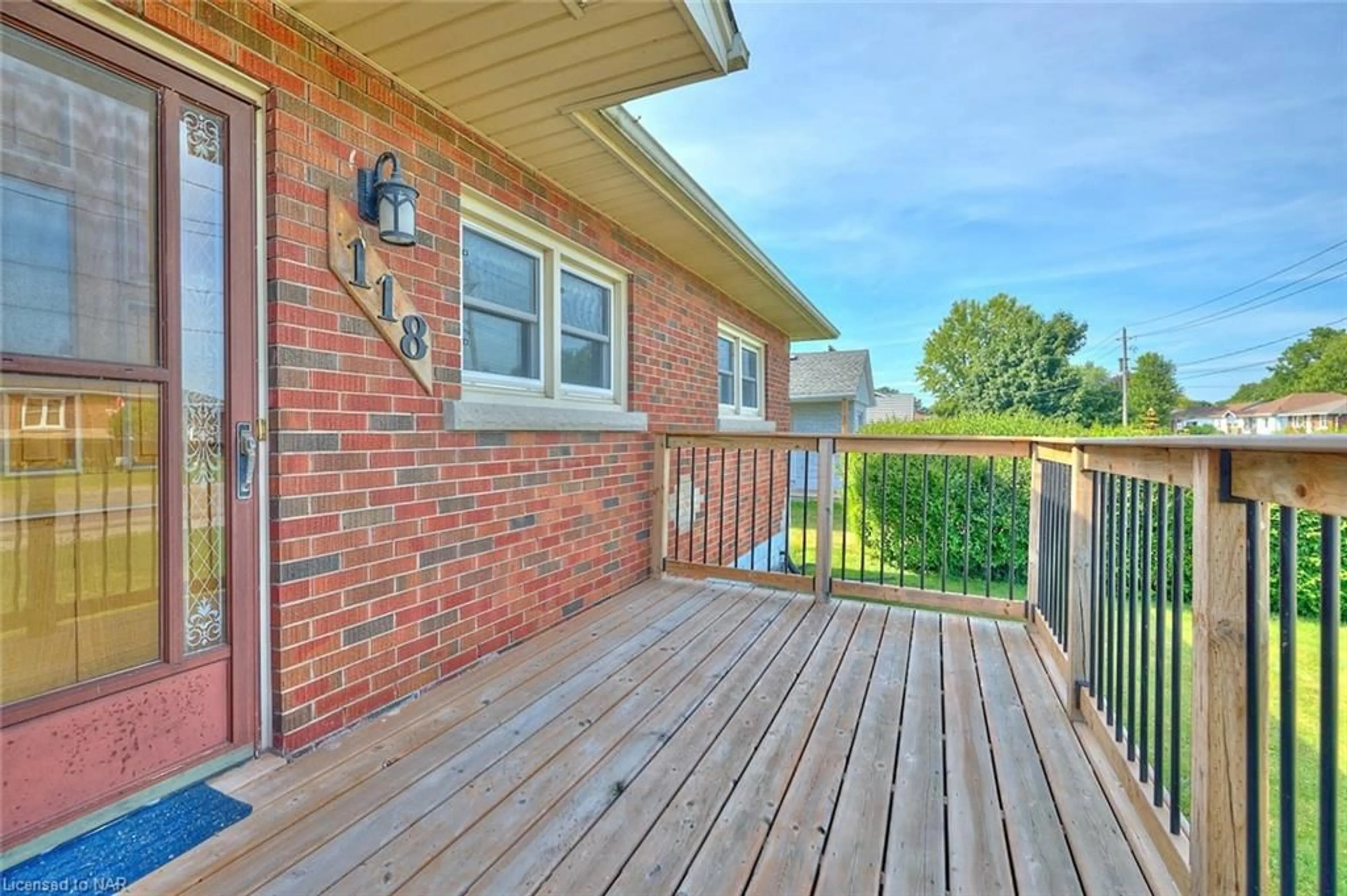 Patio for 118 Rosemount Ave, Port Colborne Ontario L3K 5P9