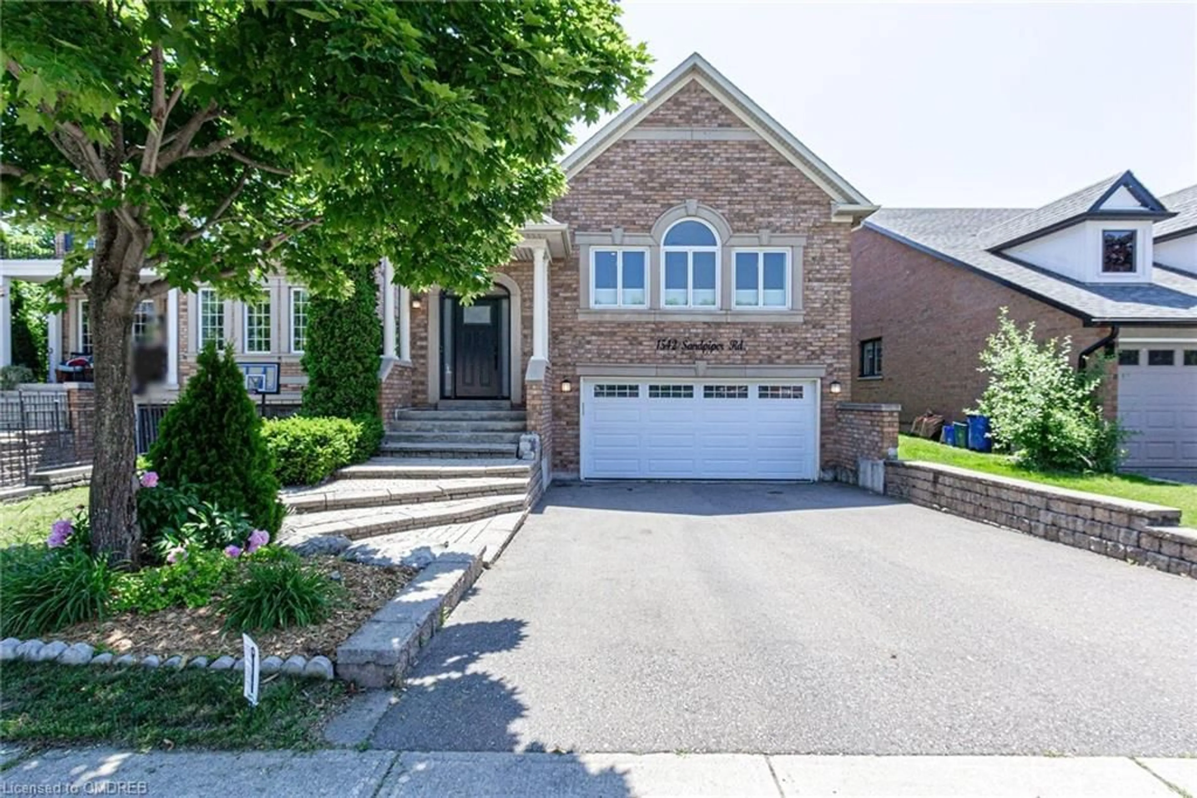 Frontside or backside of a home for 1542 Sandpiper Rd, Oakville Ontario L6M 3R7