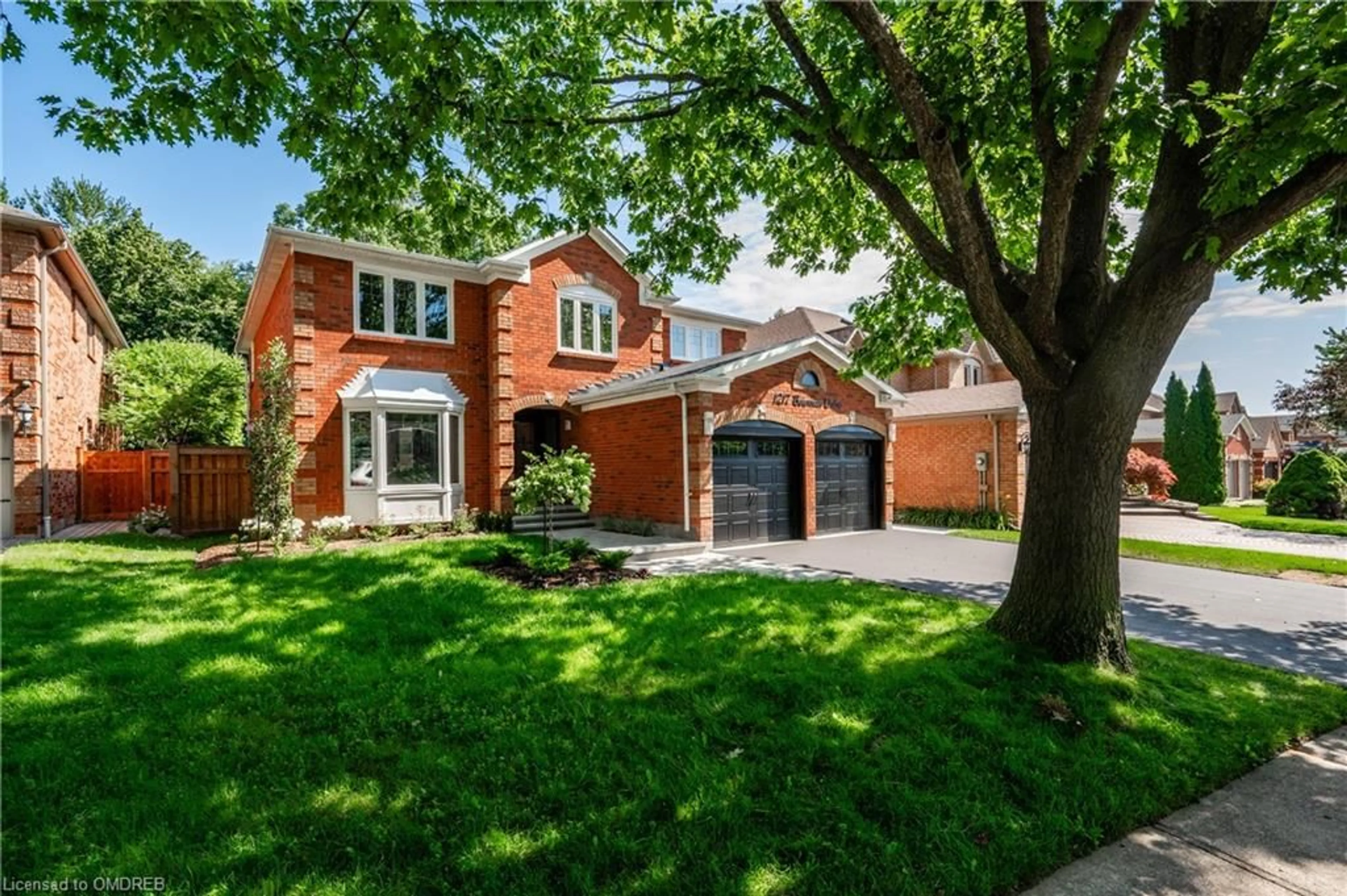 Home with brick exterior material for 1217 Bowman Dr, Oakville Ontario L6M 2T4