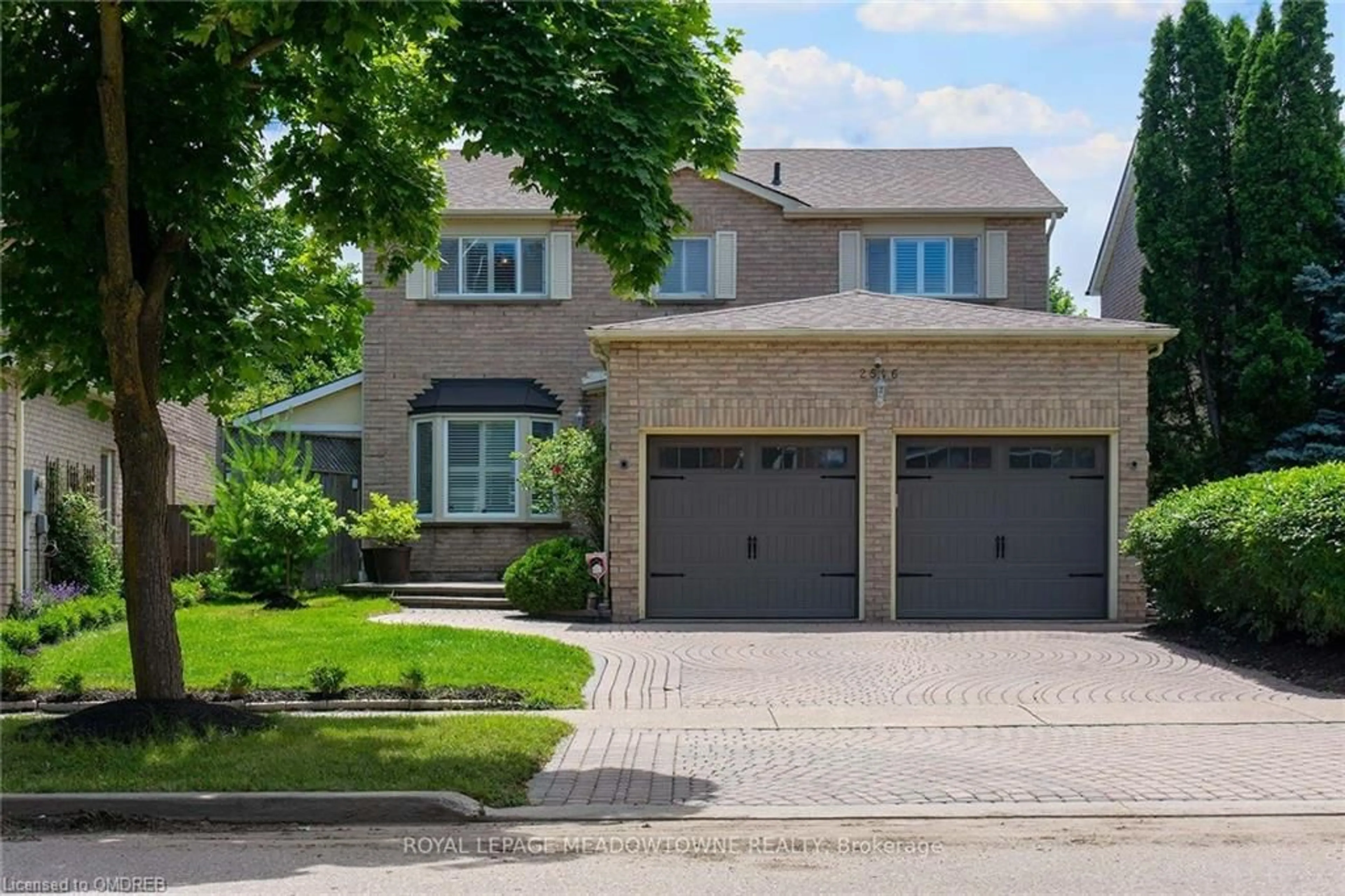 Frontside or backside of a home for 2546 Valencia Rd, Mississauga Ontario L5N 4L6