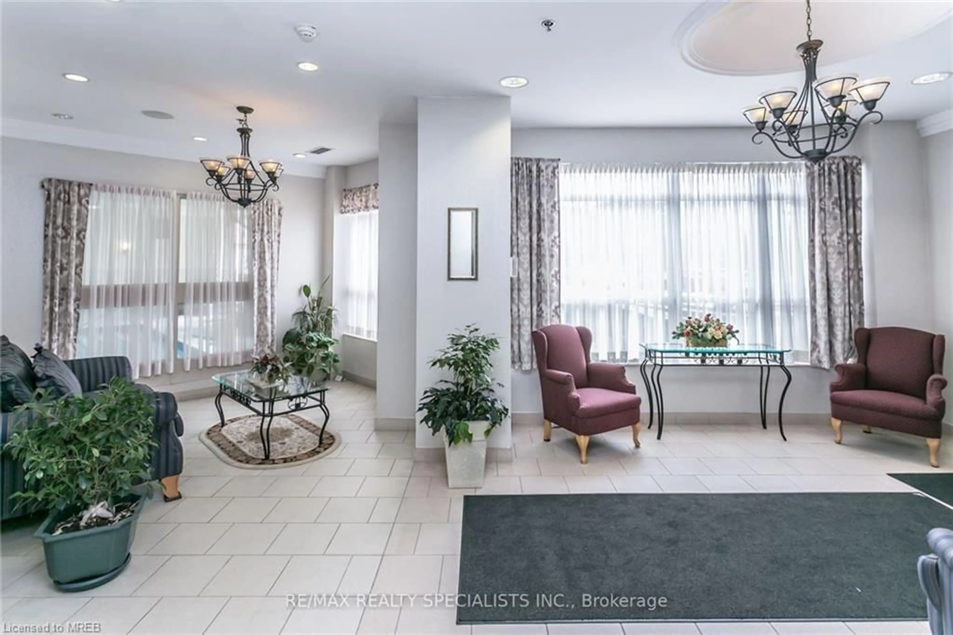 Indoor lobby for 4640 Kimbermount Ave #209, Mississauga Ontario L5M 5W6