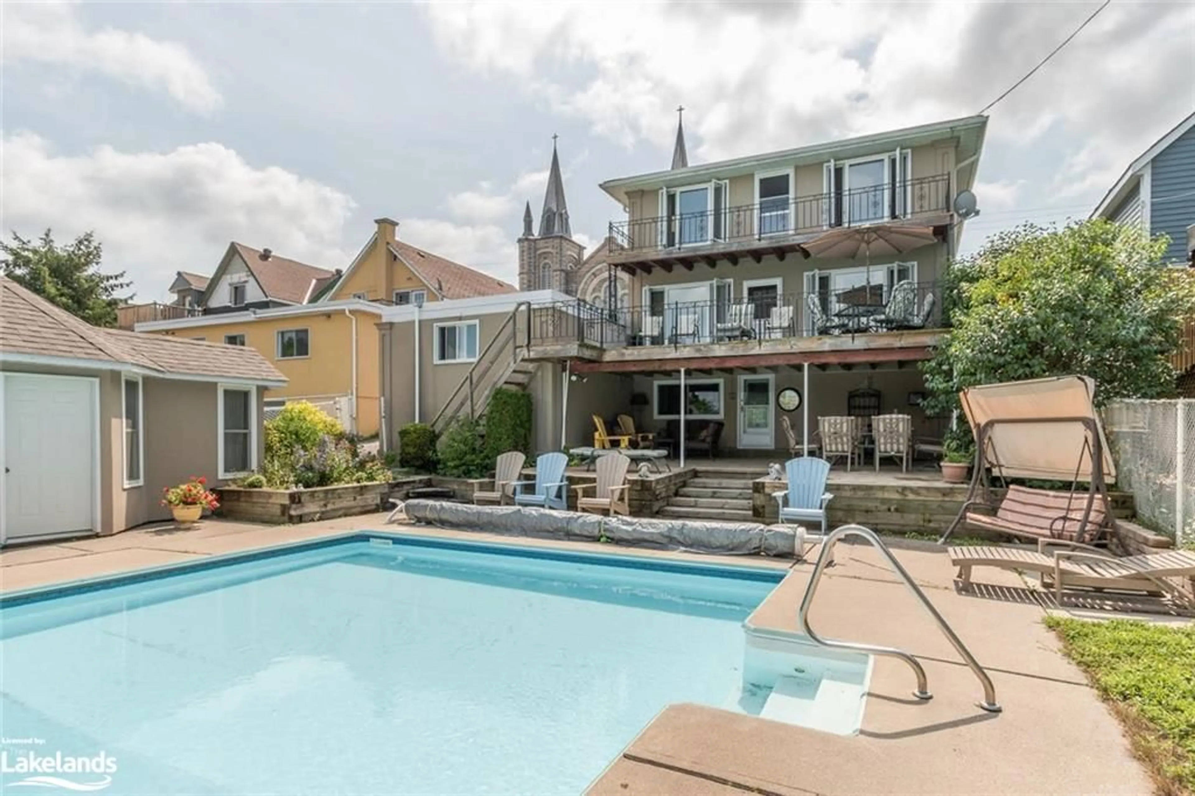 Indoor or outdoor pool for 25 Robert St, Penetanguishene Ontario L9M 1M5