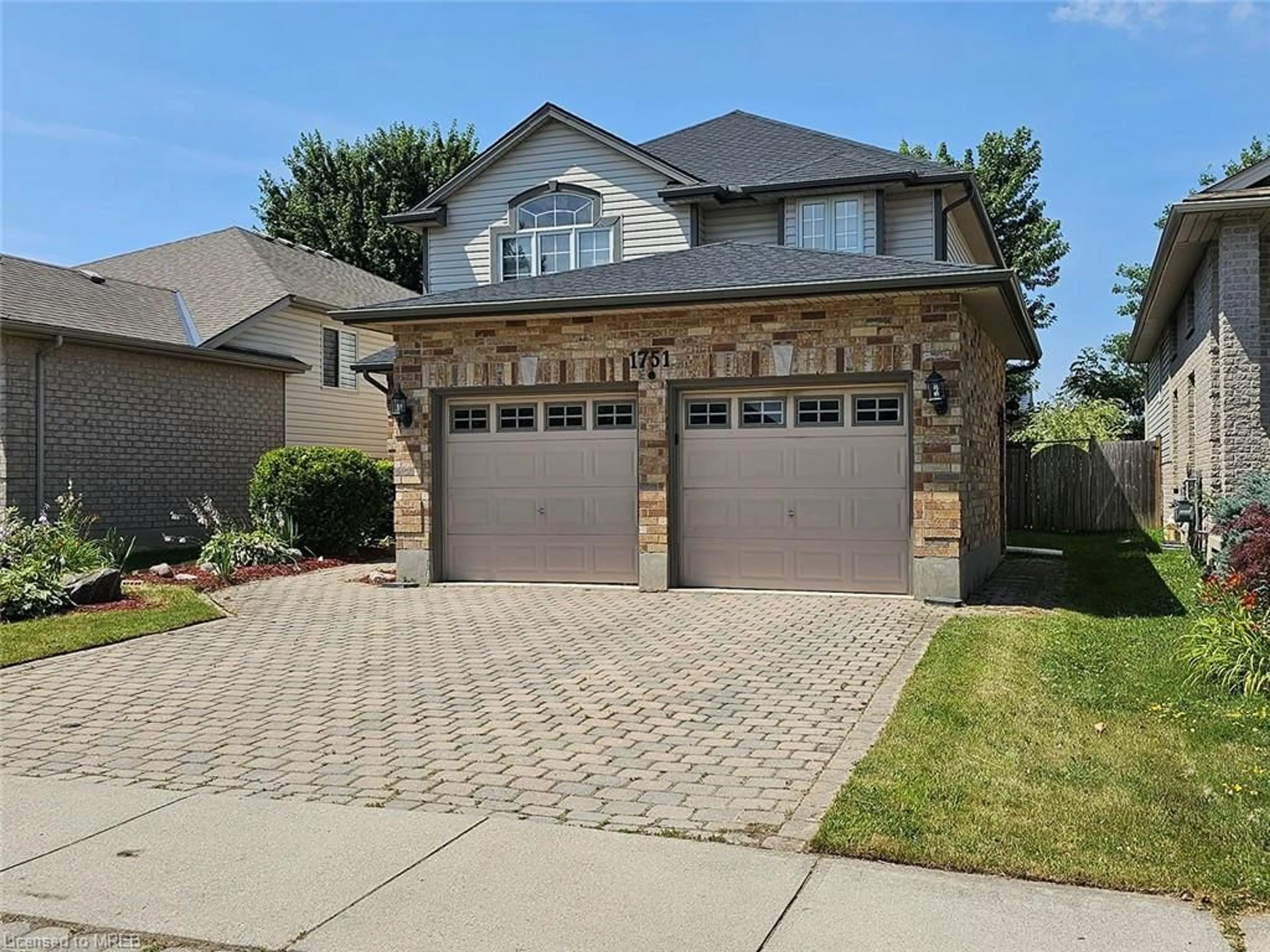 Frontside or backside of a home for 1751 Coronation Dr, London Ontario N6G 5N6