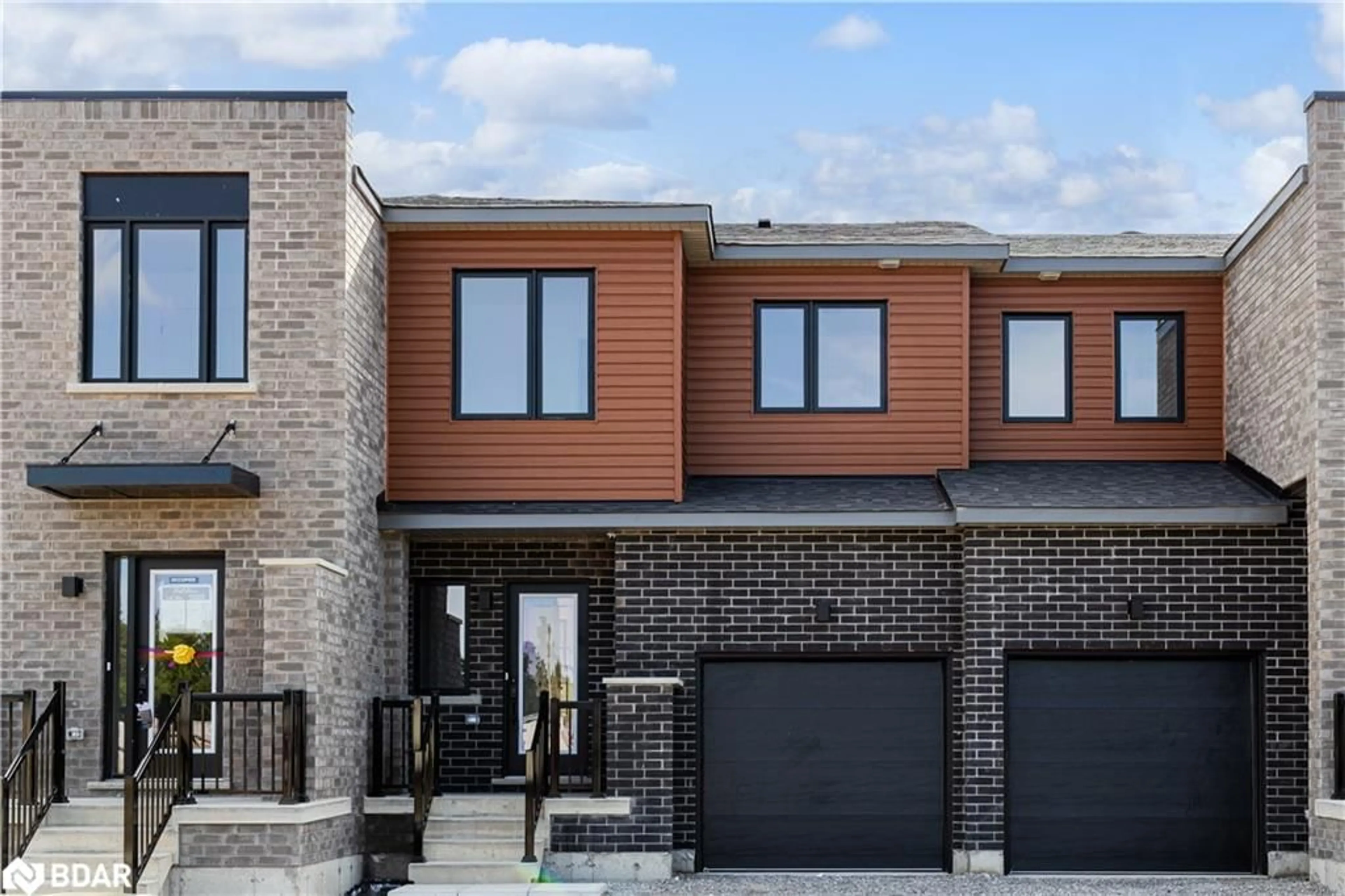 Home with brick exterior material for 137 Turnberry Lane, Barrie Ontario L9J 0M8