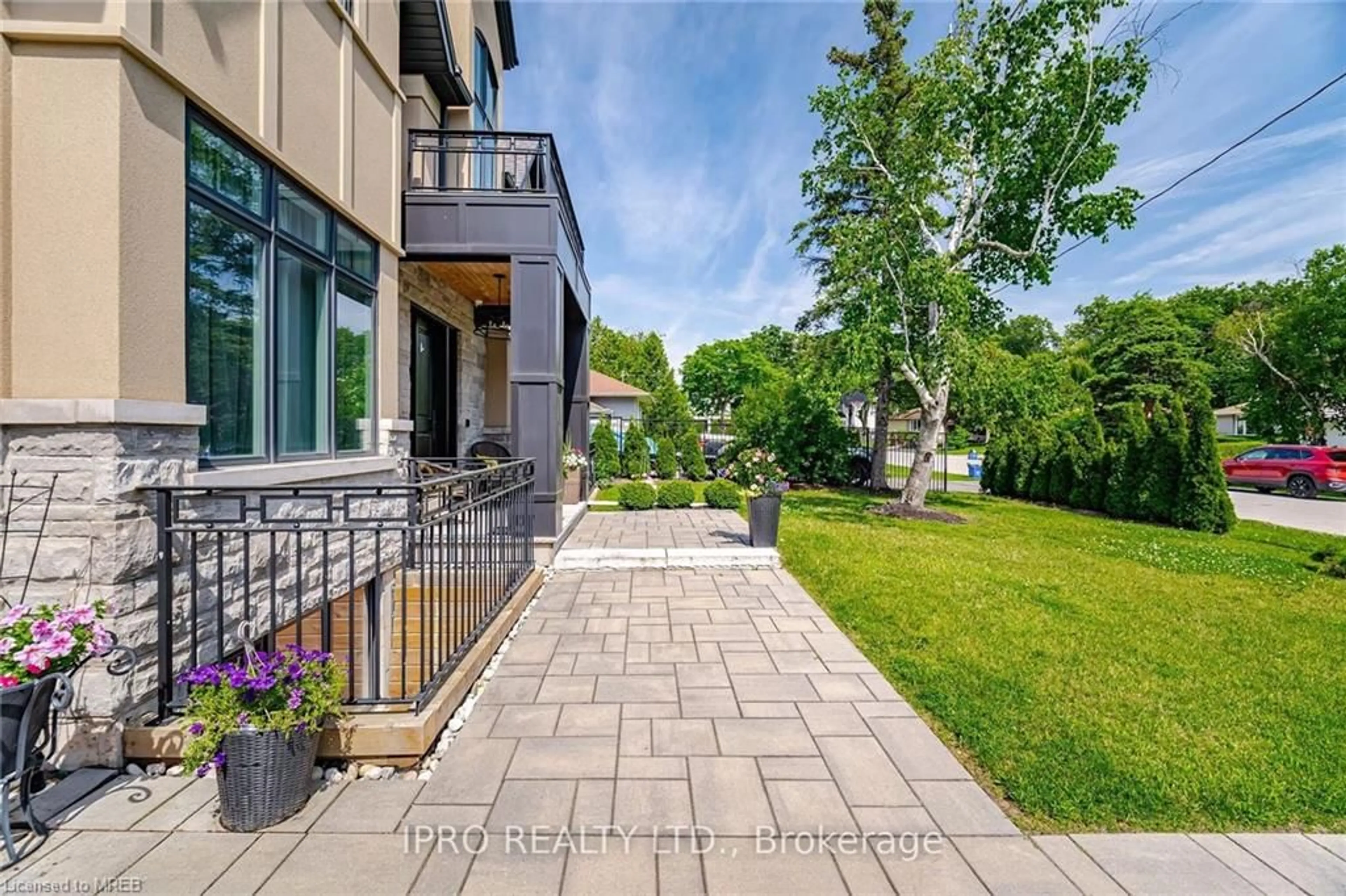 Patio, the fenced backyard for 574 Stephens Cres, Oakville Ontario L6K 1Y3