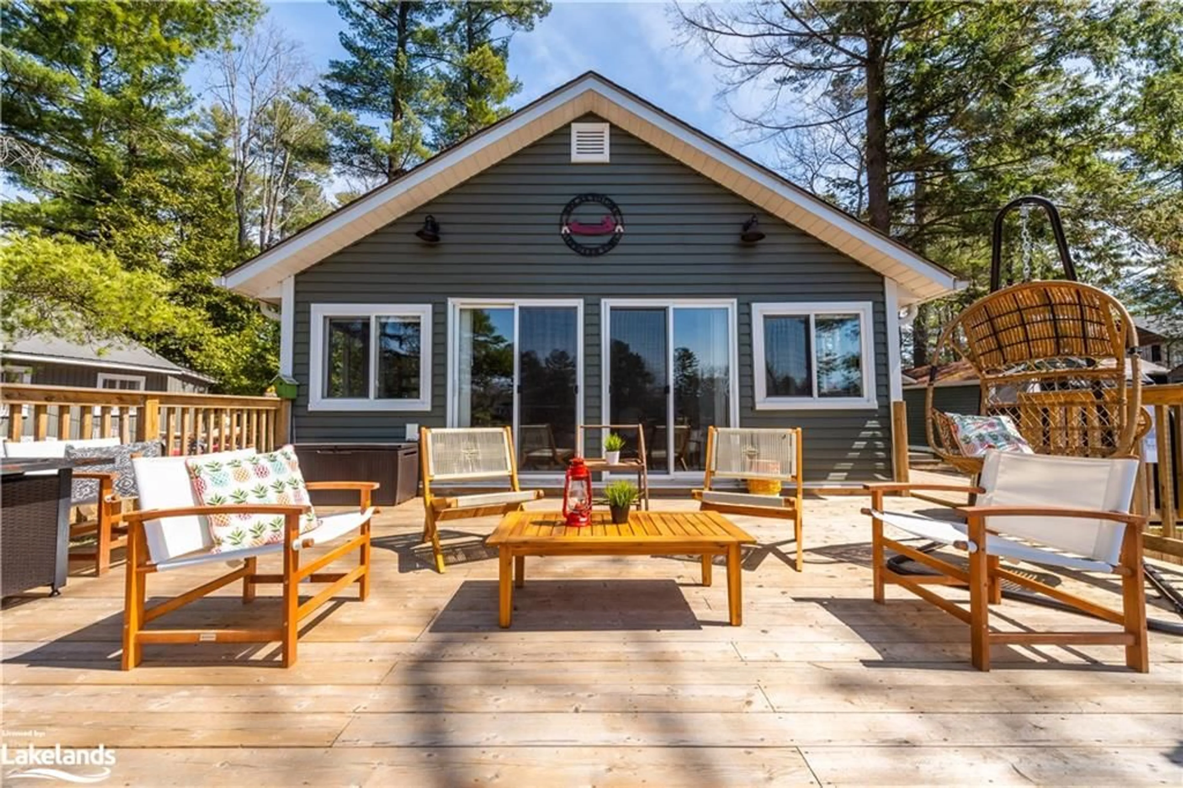 Patio for 3298 Hendi Lane, Washago Ontario L0K 2B0