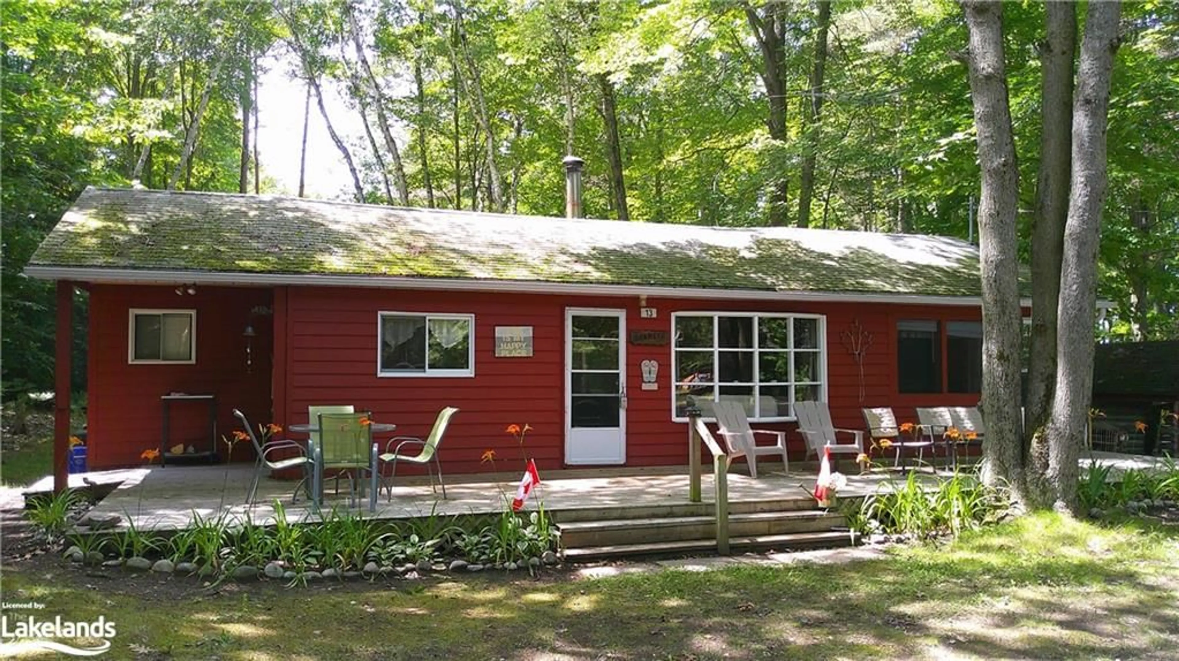 Cottage for 13 WAAGOSH MIIK Christian Island, Christian Island Ontario L9M 0A9