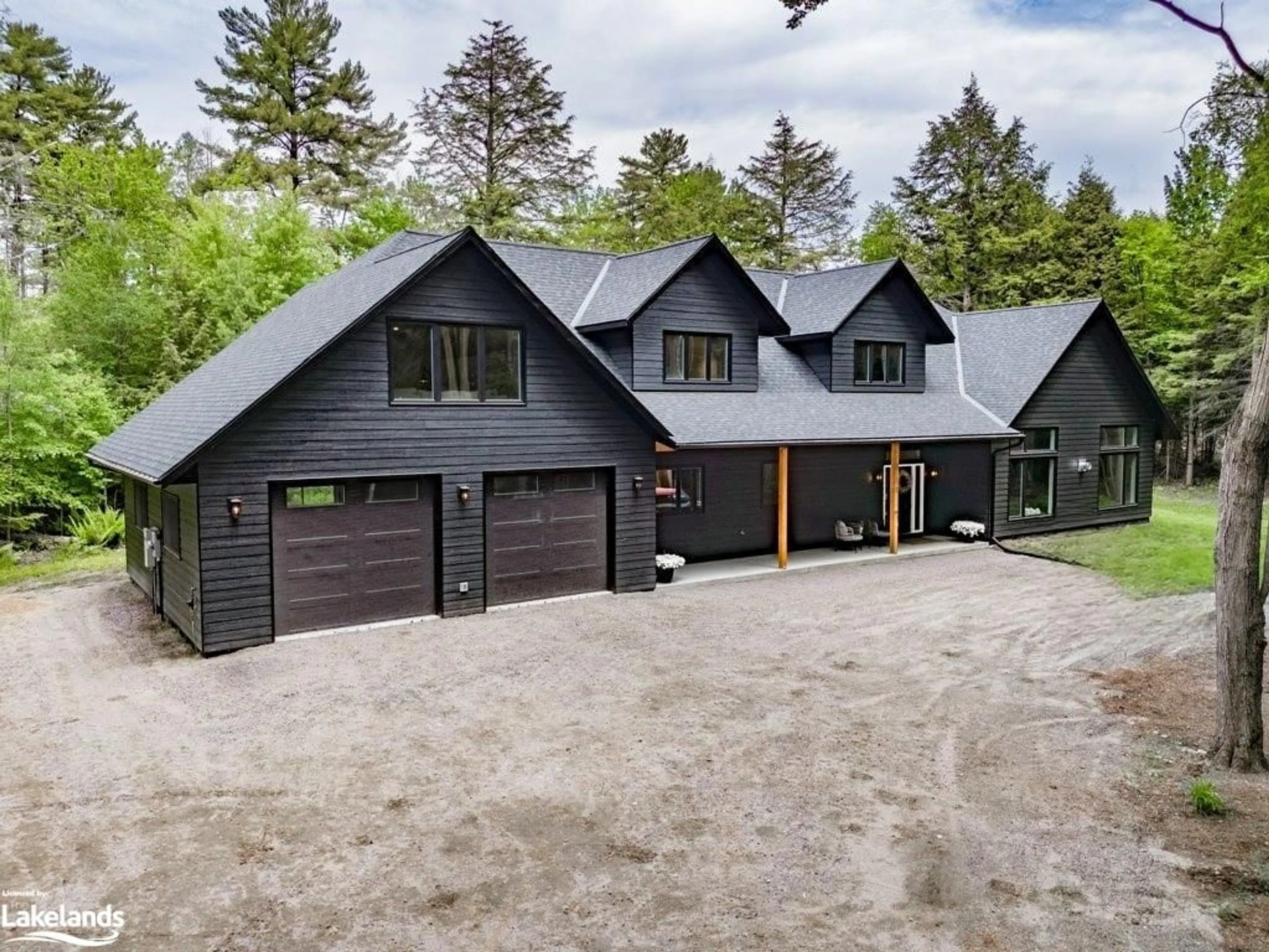 Frontside or backside of a home for 1491 Golden Beach Rd, Bracebridge Ontario P1L 0N3