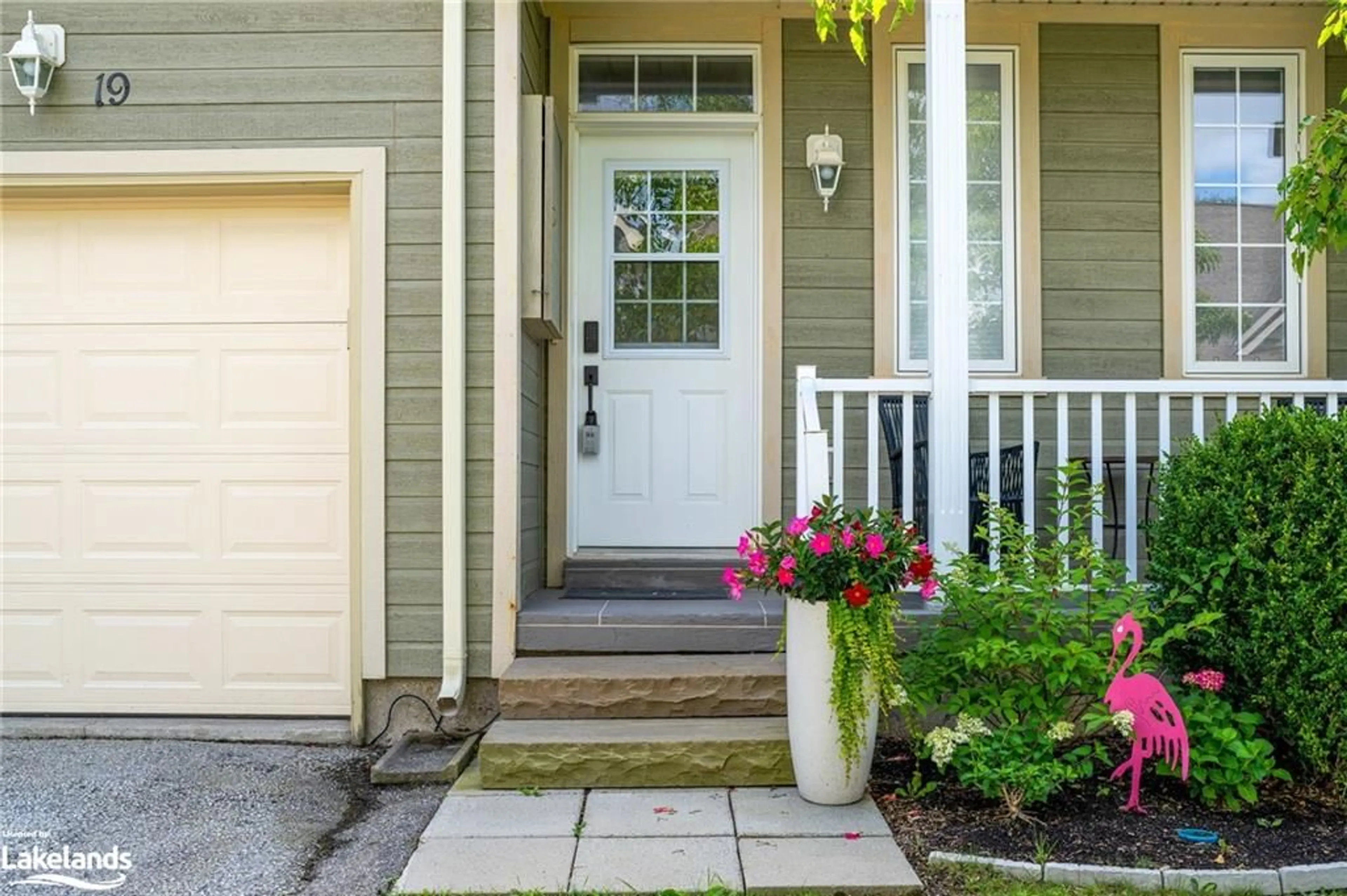 Indoor entryway for 110 Napier St #19, The Blue Mountains Ontario N0H 2P0