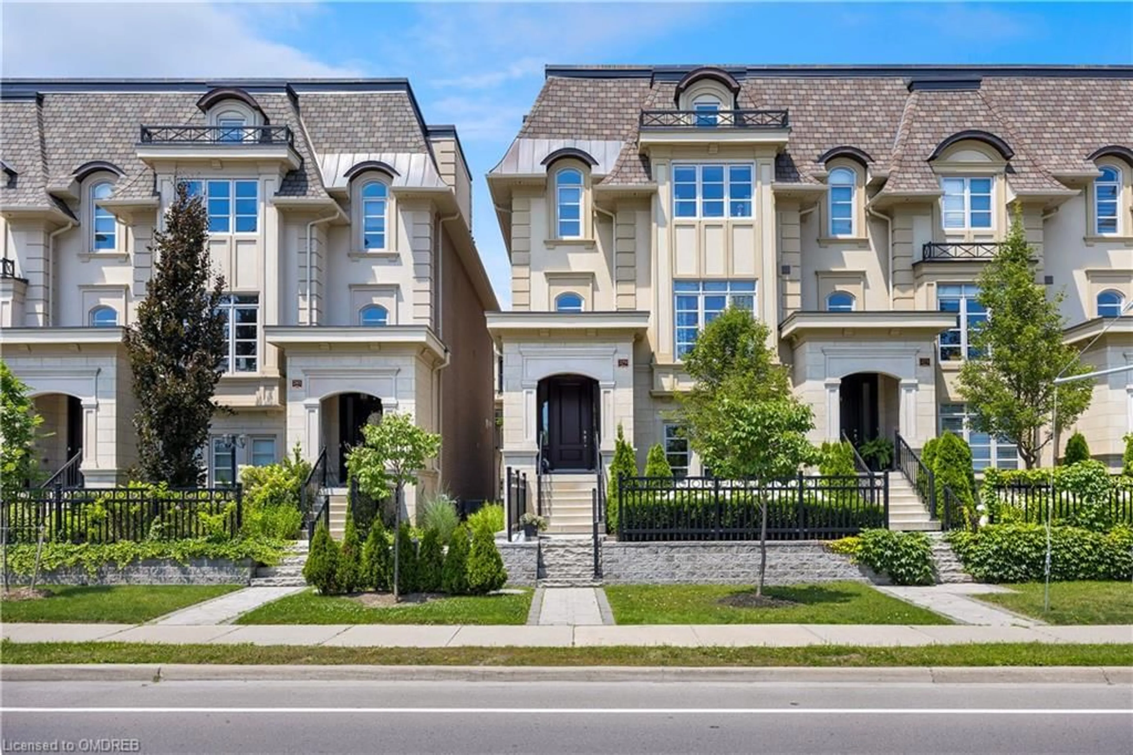 A pic from exterior of the house or condo for 279 Rebecca St, Oakville Ontario L6K 0G9