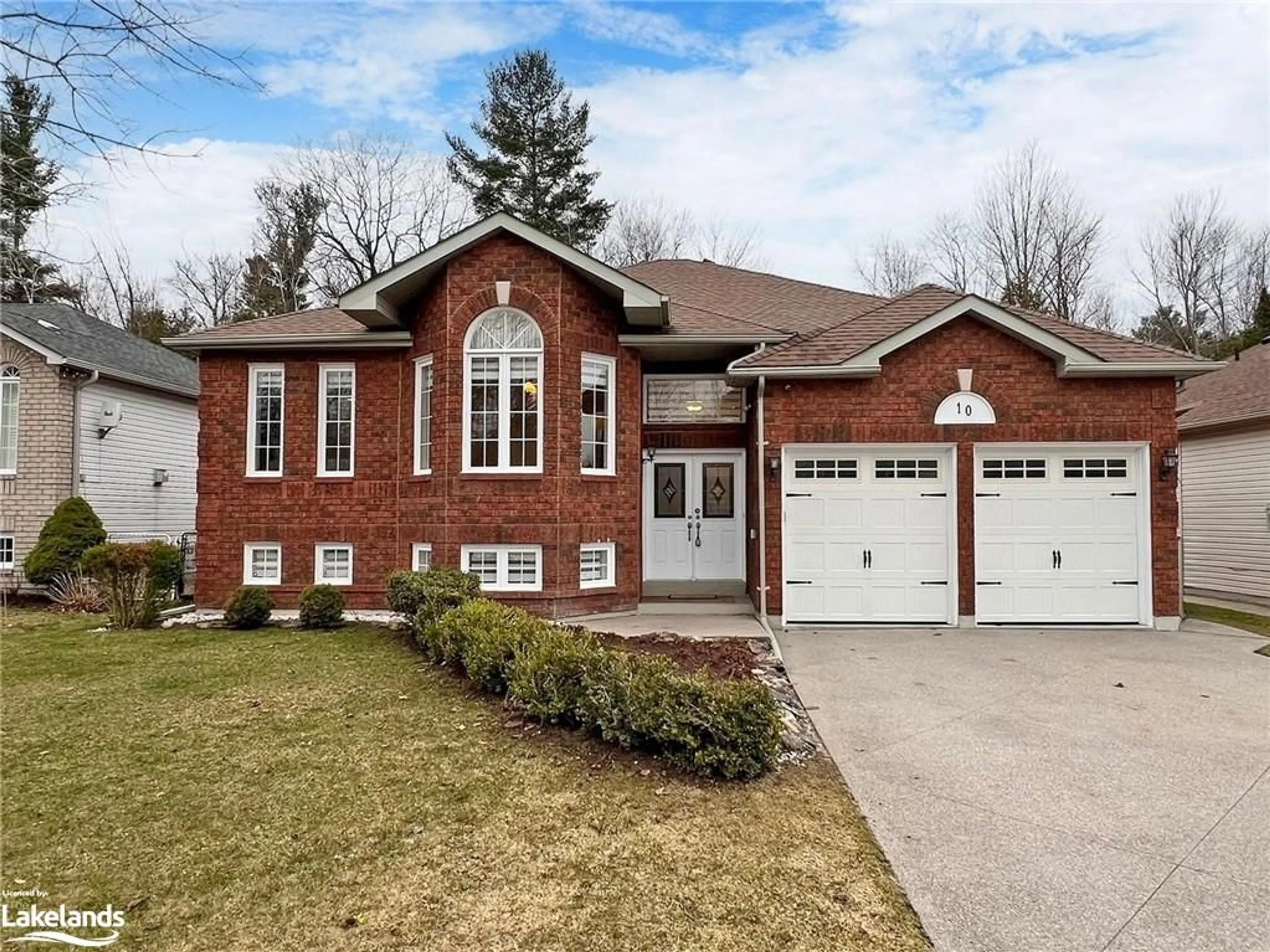 Home with brick exterior material for 10 Bush Cres, Wasaga Beach Ontario L9Z 1M3