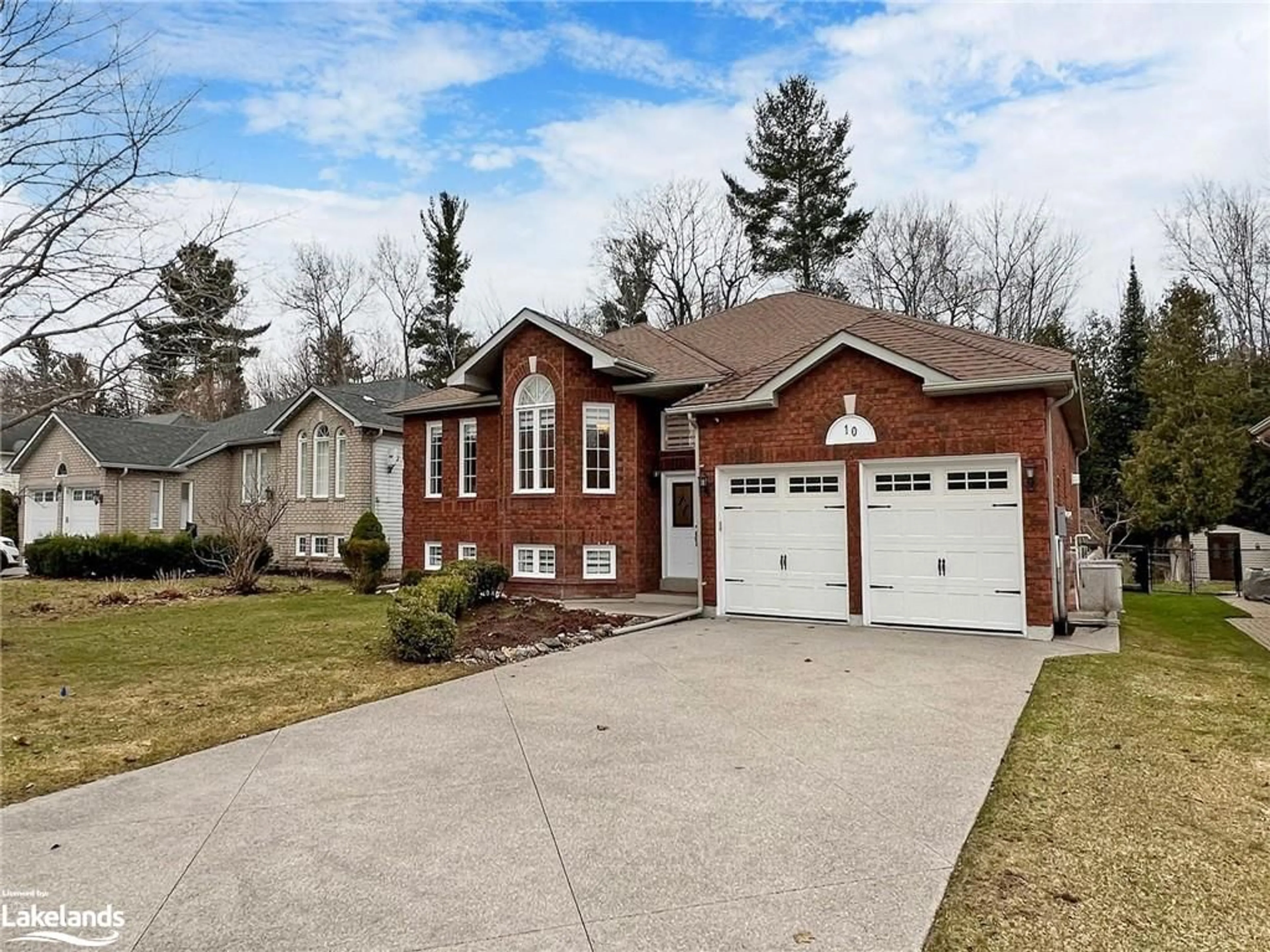 Home with brick exterior material for 10 Bush Cres, Wasaga Beach Ontario L9Z 1M3