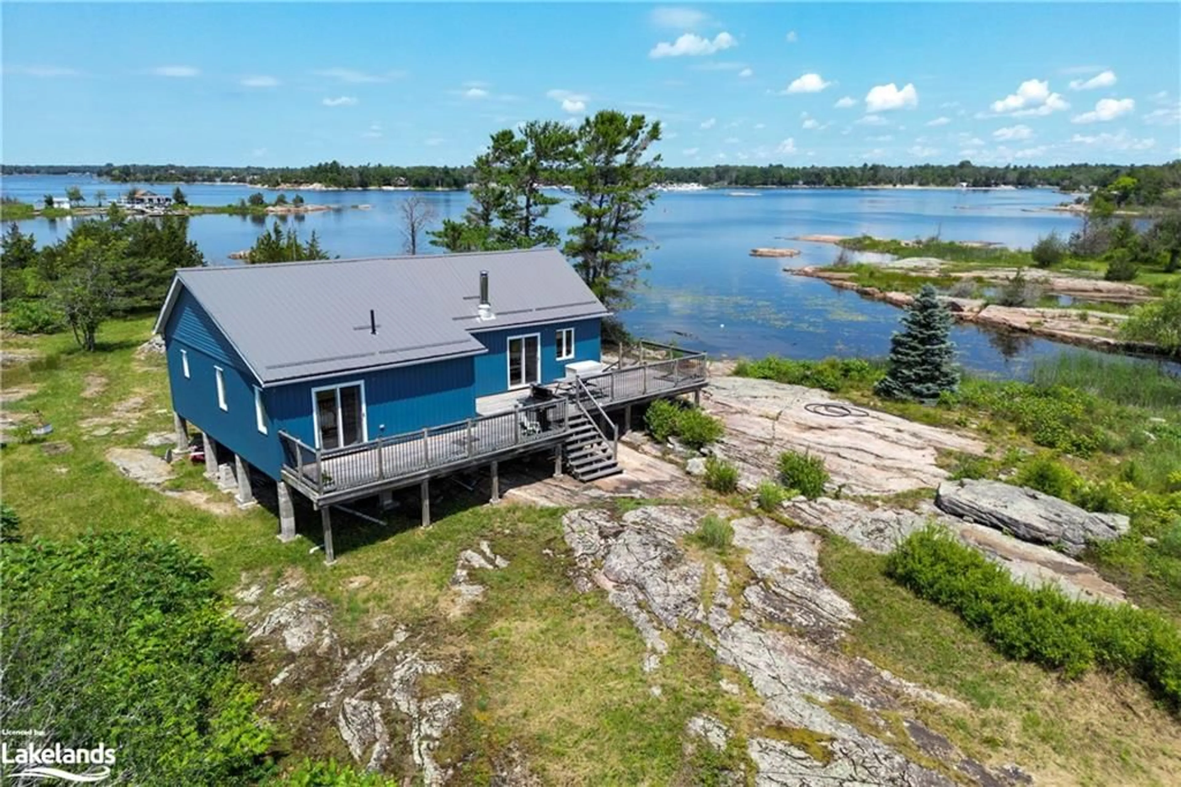 Cottage for 4 Island 470, Honey Harbour Ontario P0E 1E0