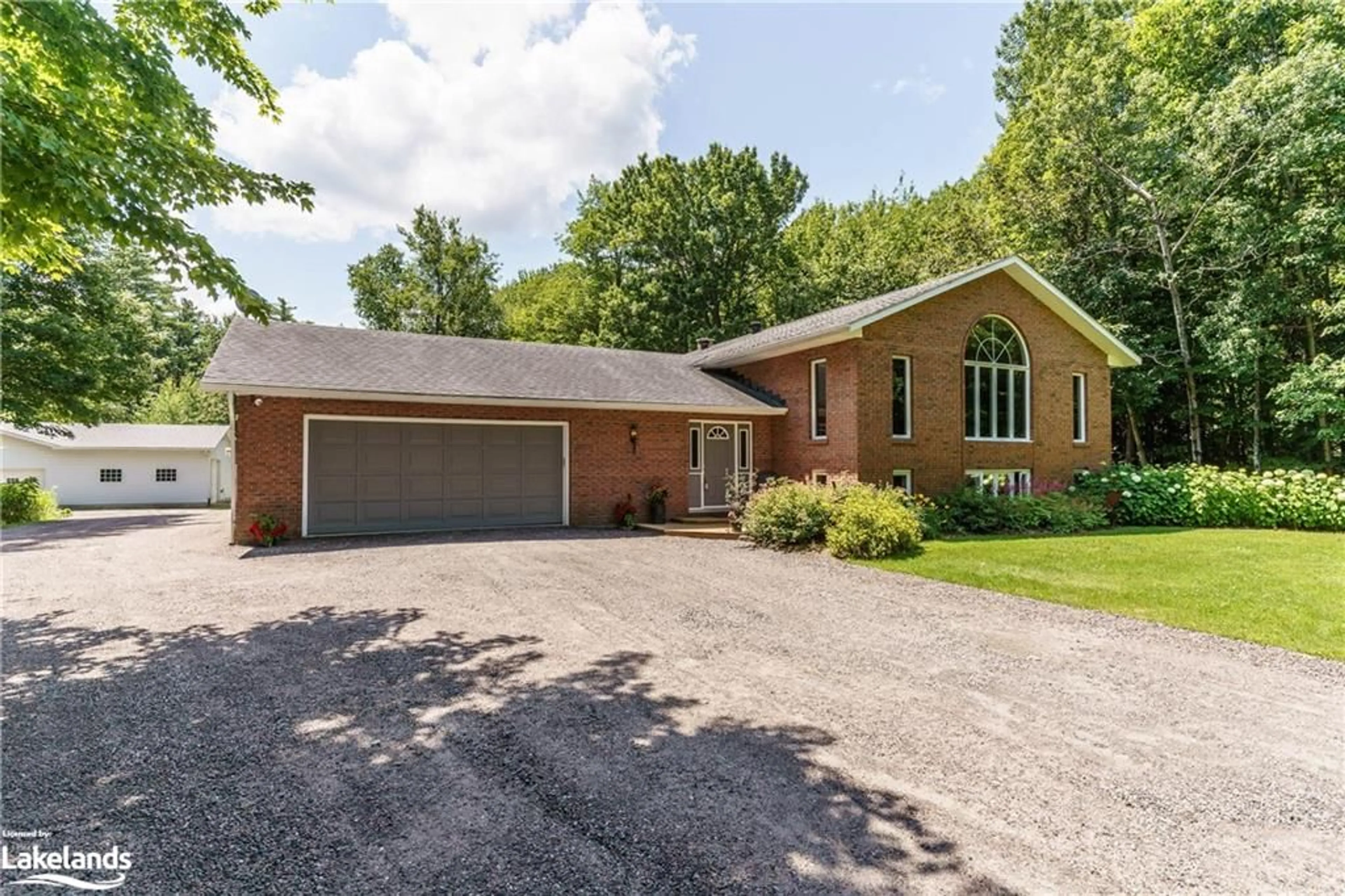 Frontside or backside of a home for 1020 Amelia Cres, Kilworthy Ontario P0E 1G0