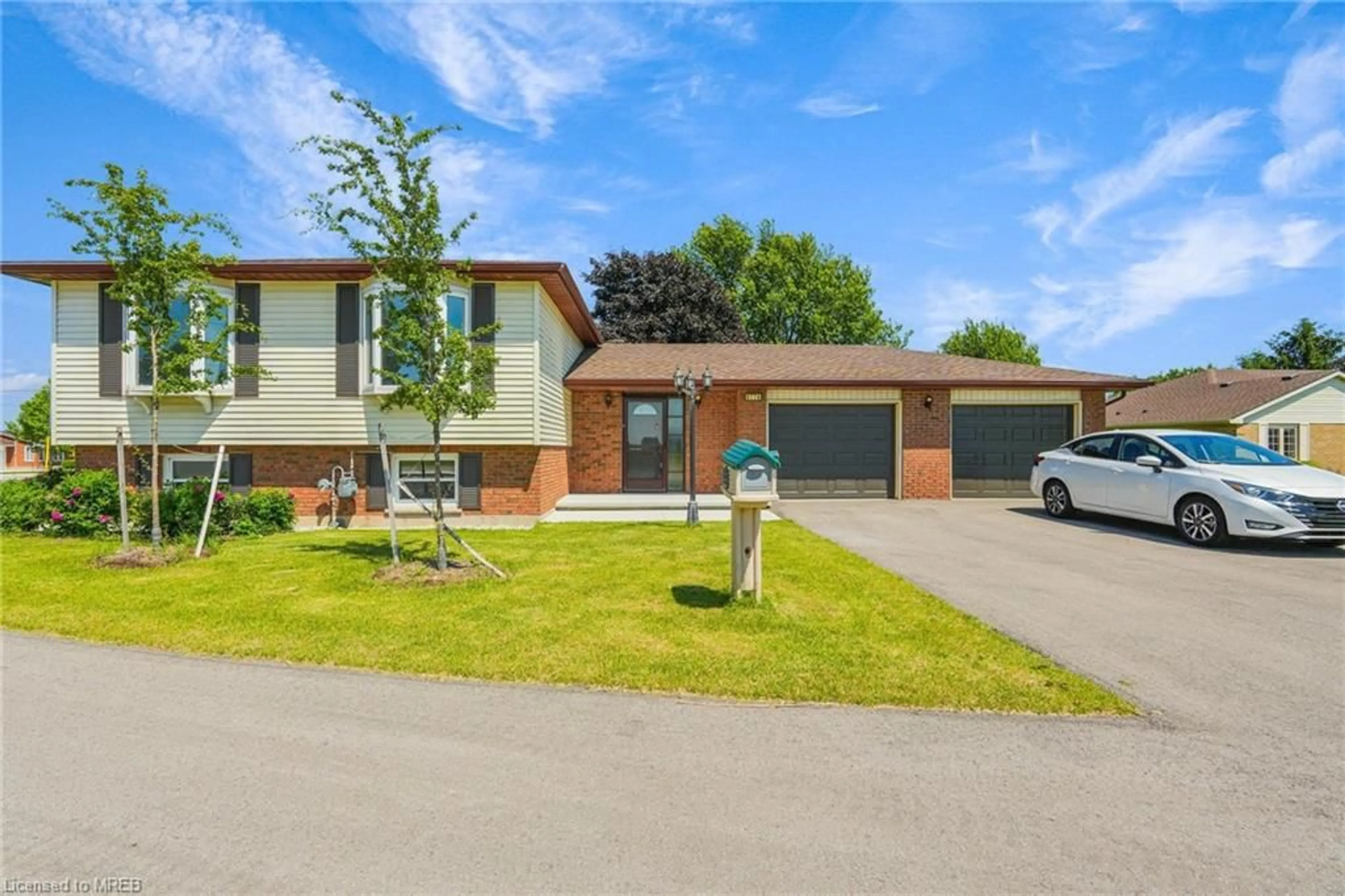 Frontside or backside of a home for 8776 Centennial Rd, St. Thomas Ontario N5P 3S6