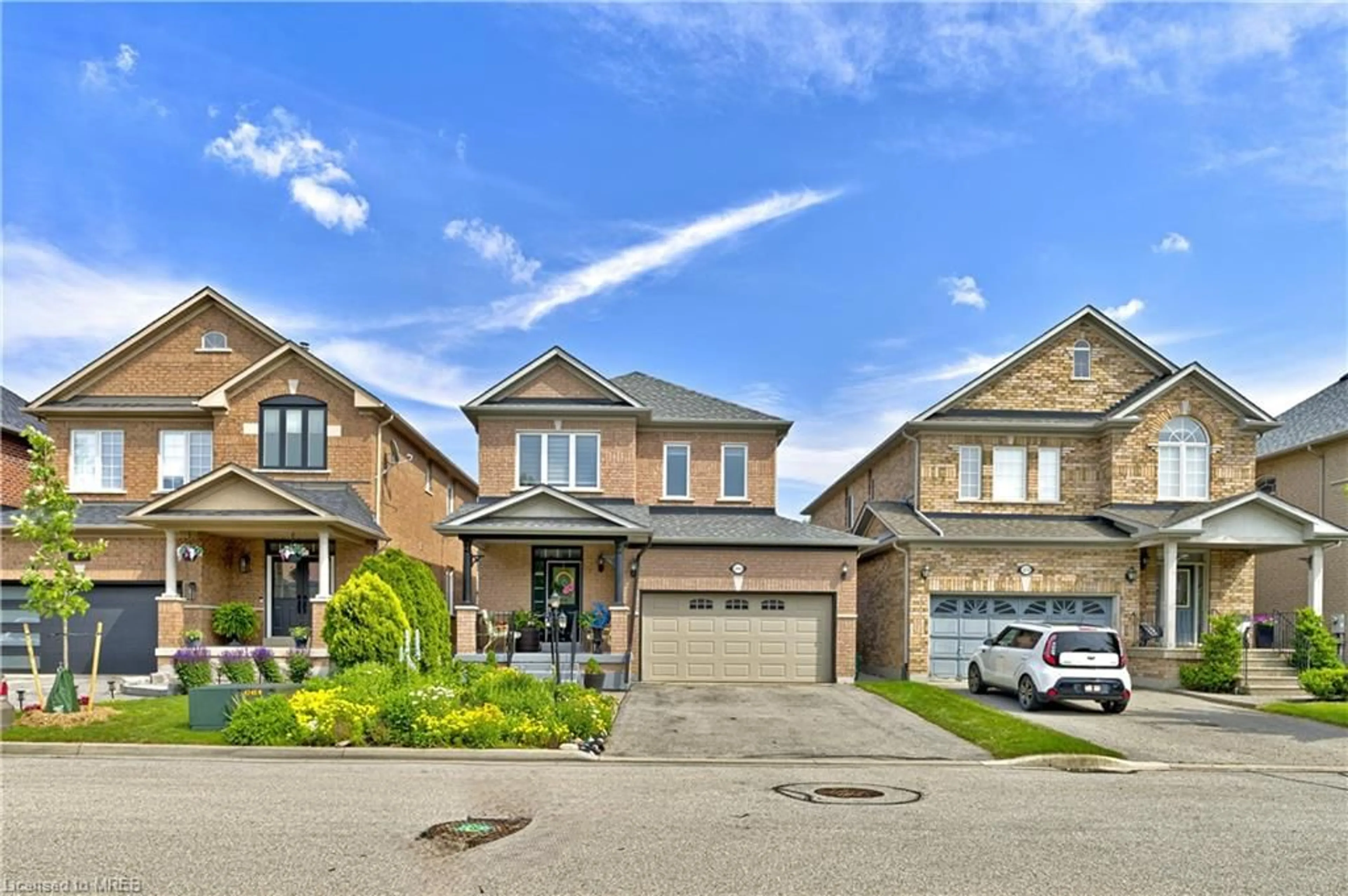 Frontside or backside of a home for 1080 Buck Dr, Milton Ontario L9T 5P6