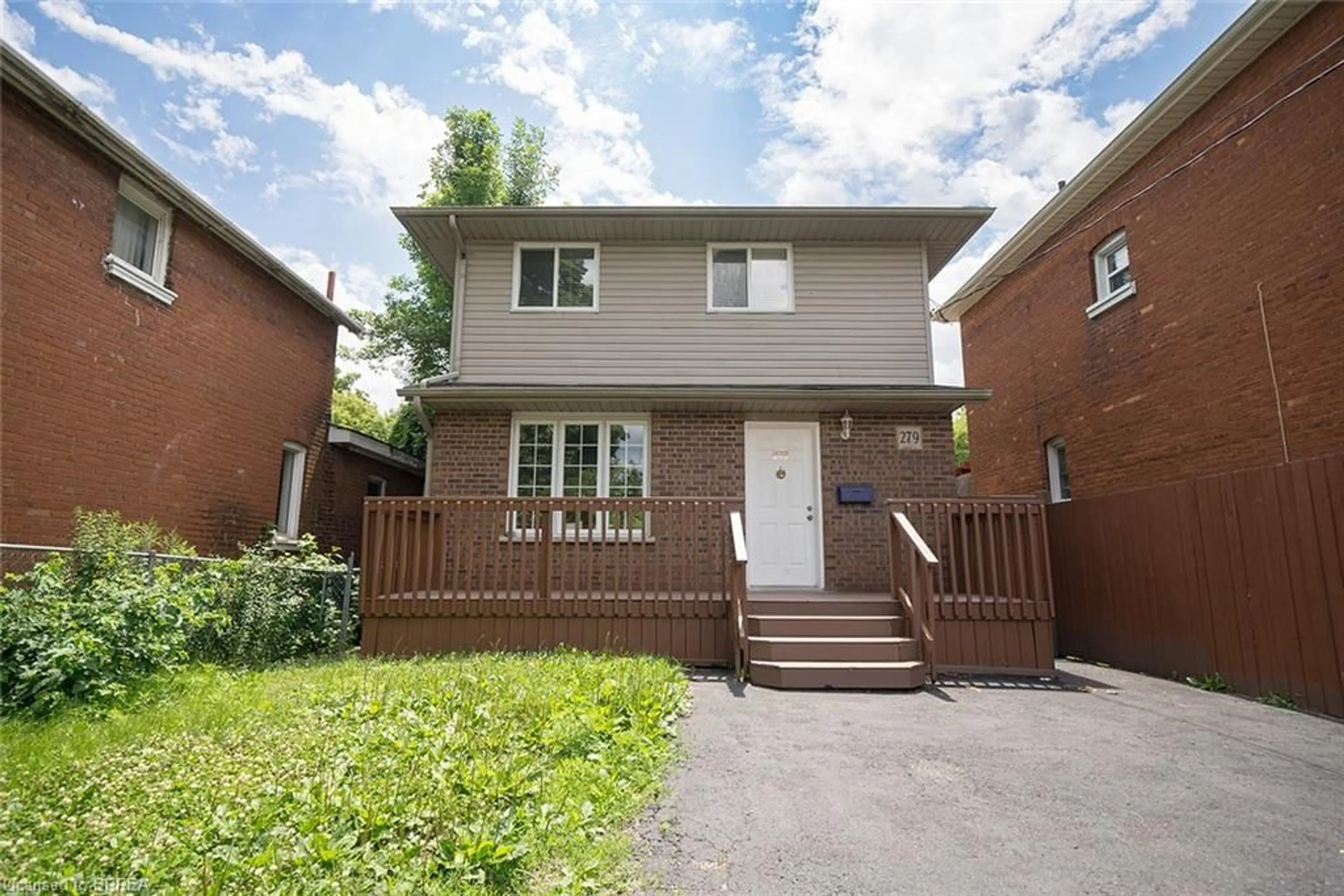 Frontside or backside of a home for 279 Sheridan St, Brantford Ontario N3S 4R5