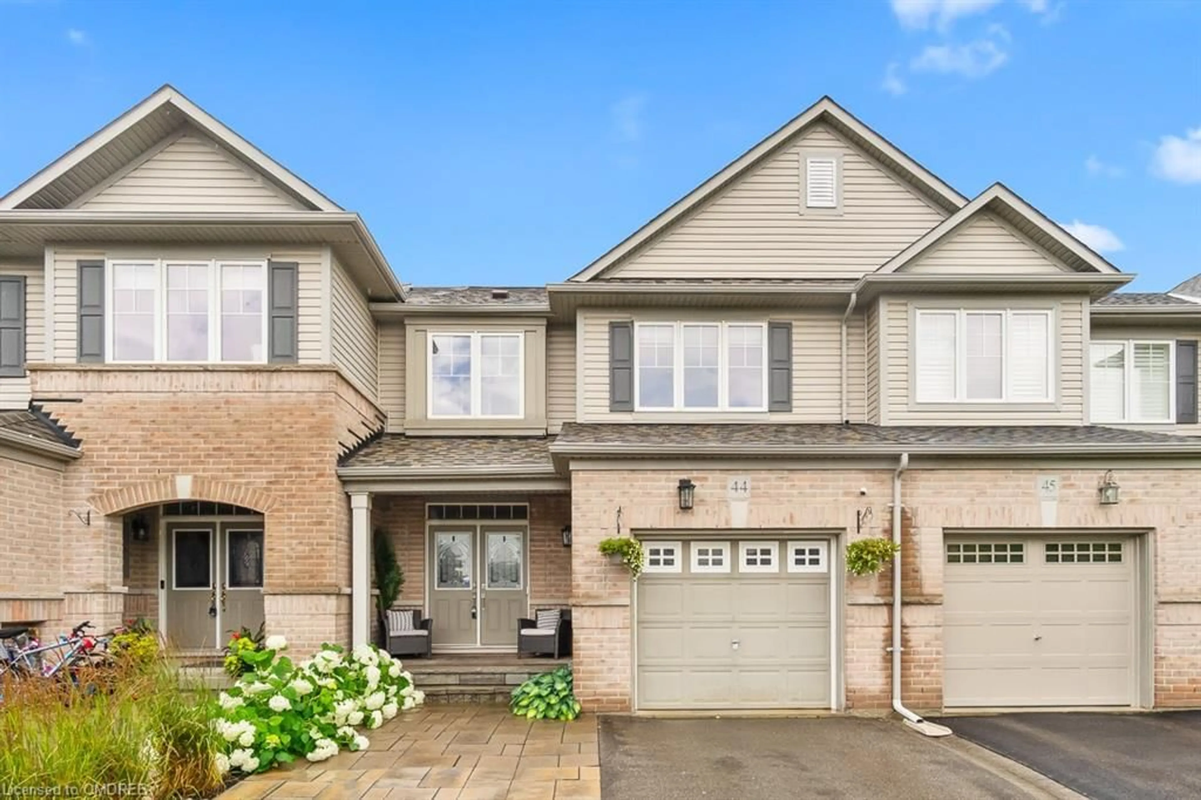 A pic from exterior of the house or condo for 2019 Trawden Way #44, Oakville Ontario L6M 0M3