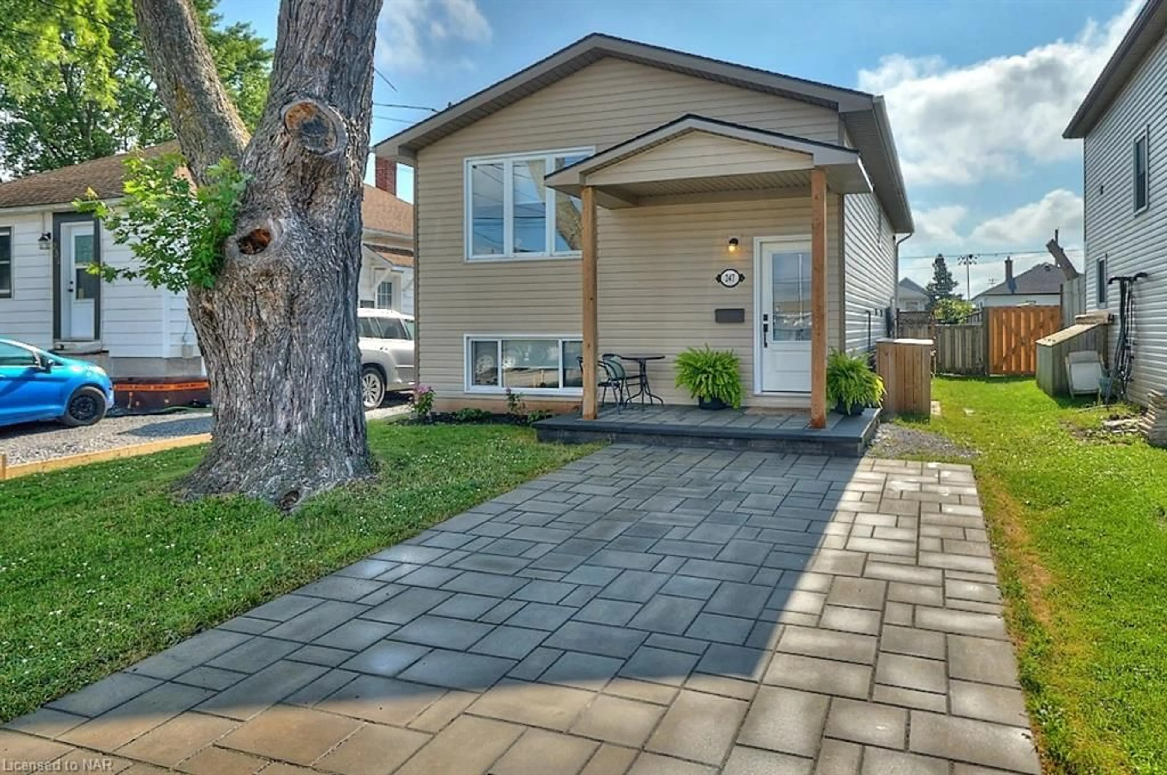 Frontside or backside of a home for 247 Humboldt Pky, Port Colborne Ontario L3K 2H7