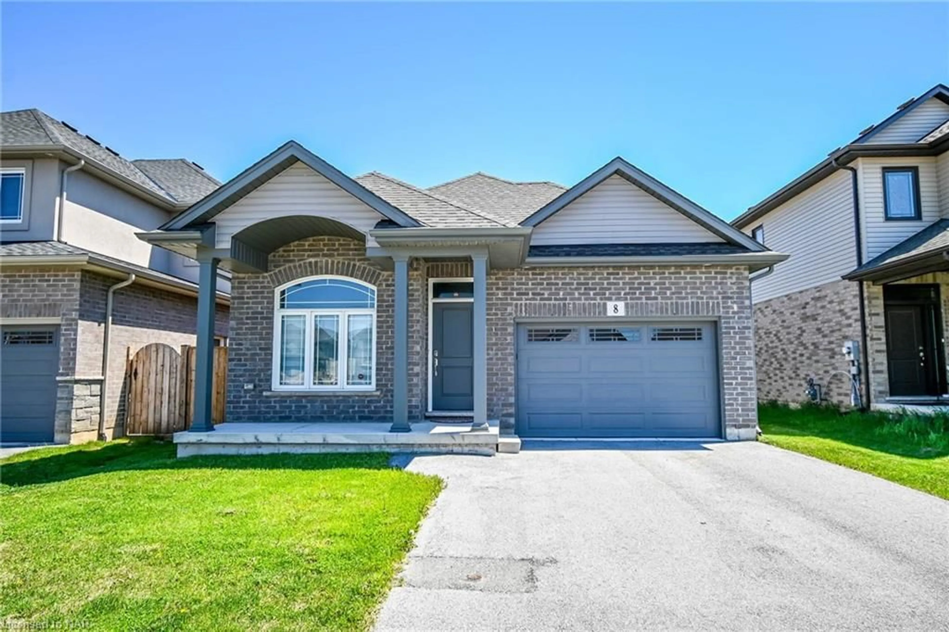 Frontside or backside of a home for 8 Berkshire Dr, St. Catharines Ontario L2M 0C2