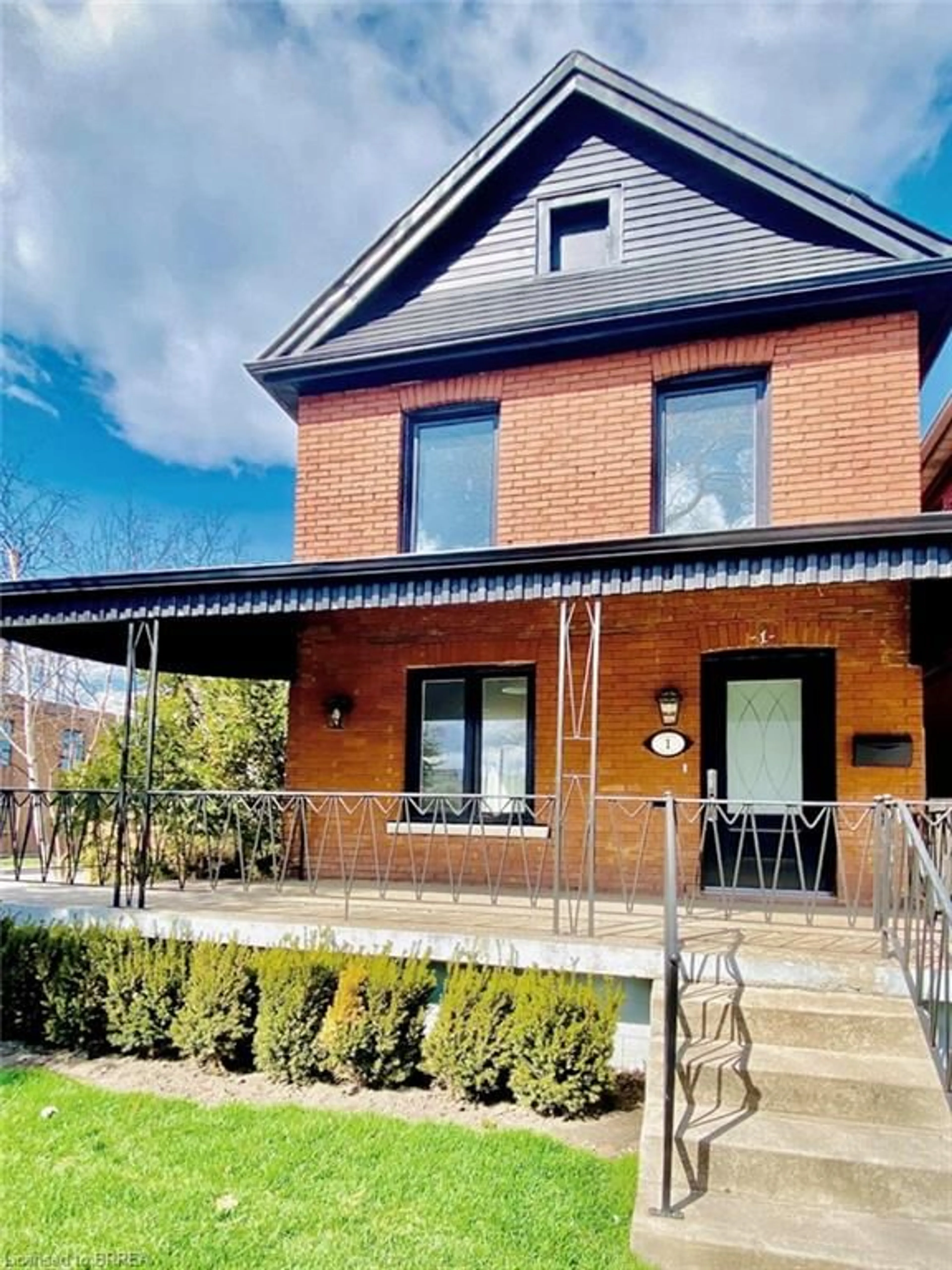 Home with brick exterior material for 1 Edward St, Hamilton Ontario L8L 2V2