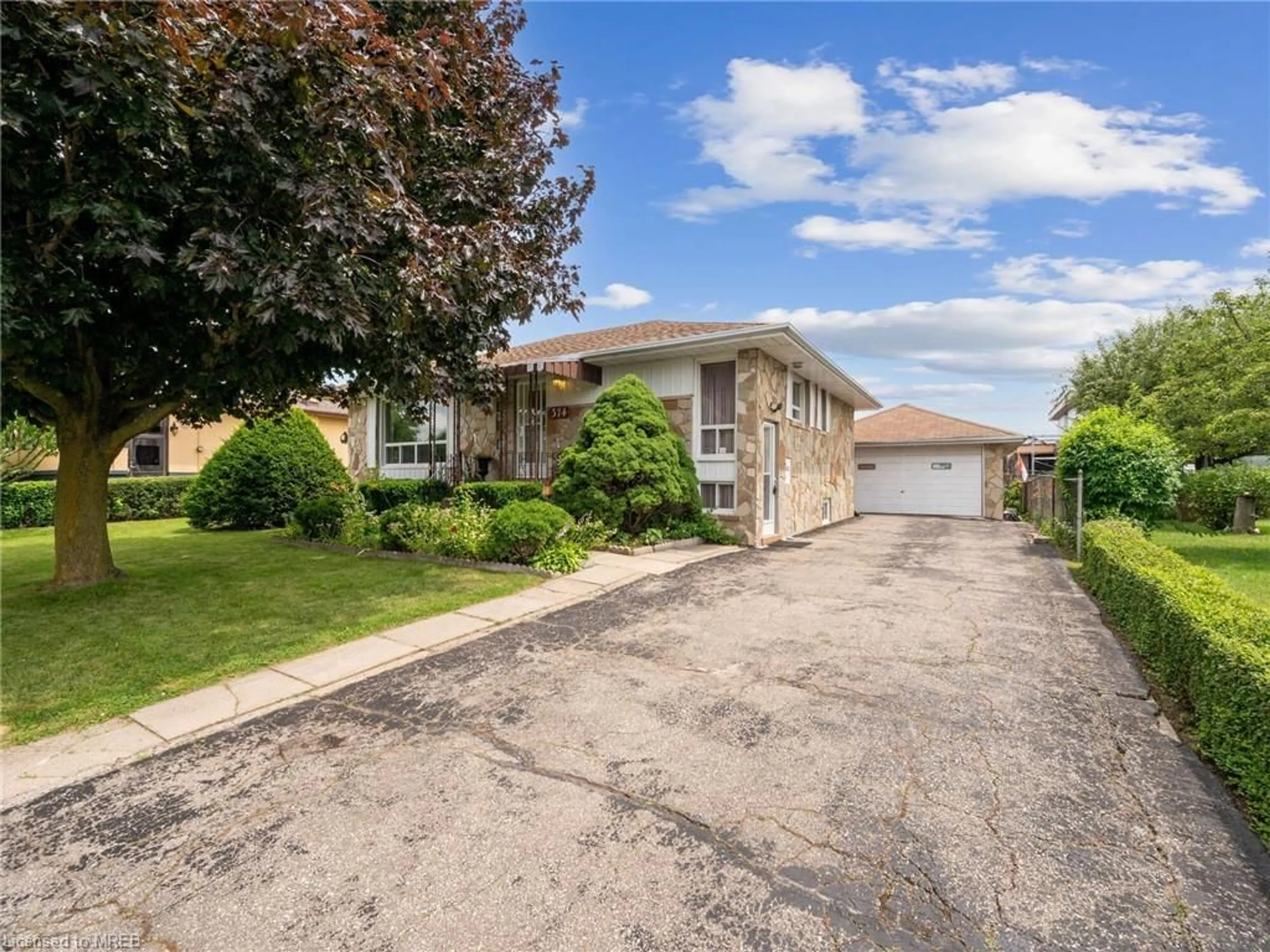 Frontside or backside of a home for 374 Wentworth St, Oakville Ontario L6K 1X2