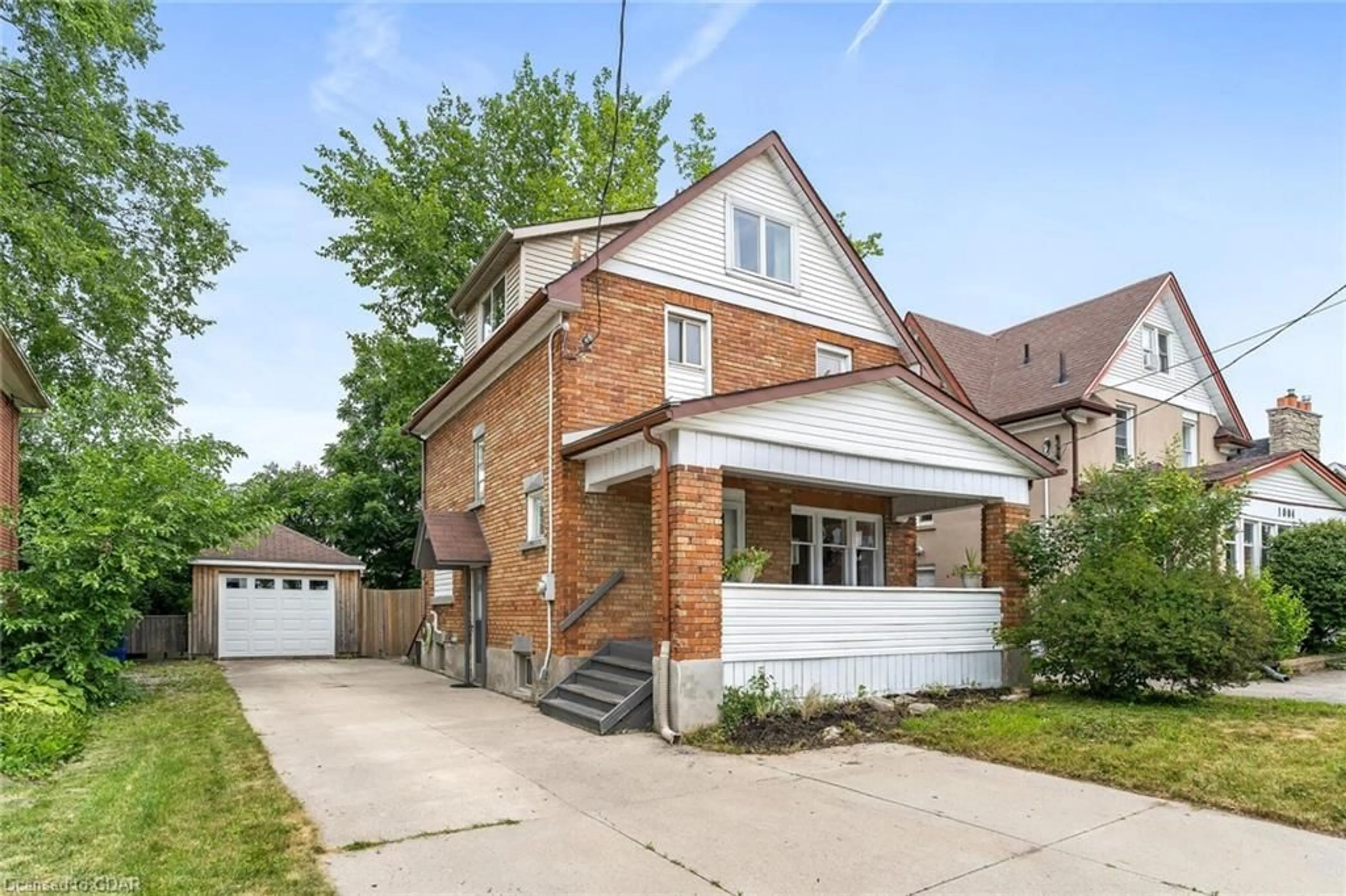 Frontside or backside of a home for 1006 Queen's Blvd, Kitchener Ontario N2M 1B4