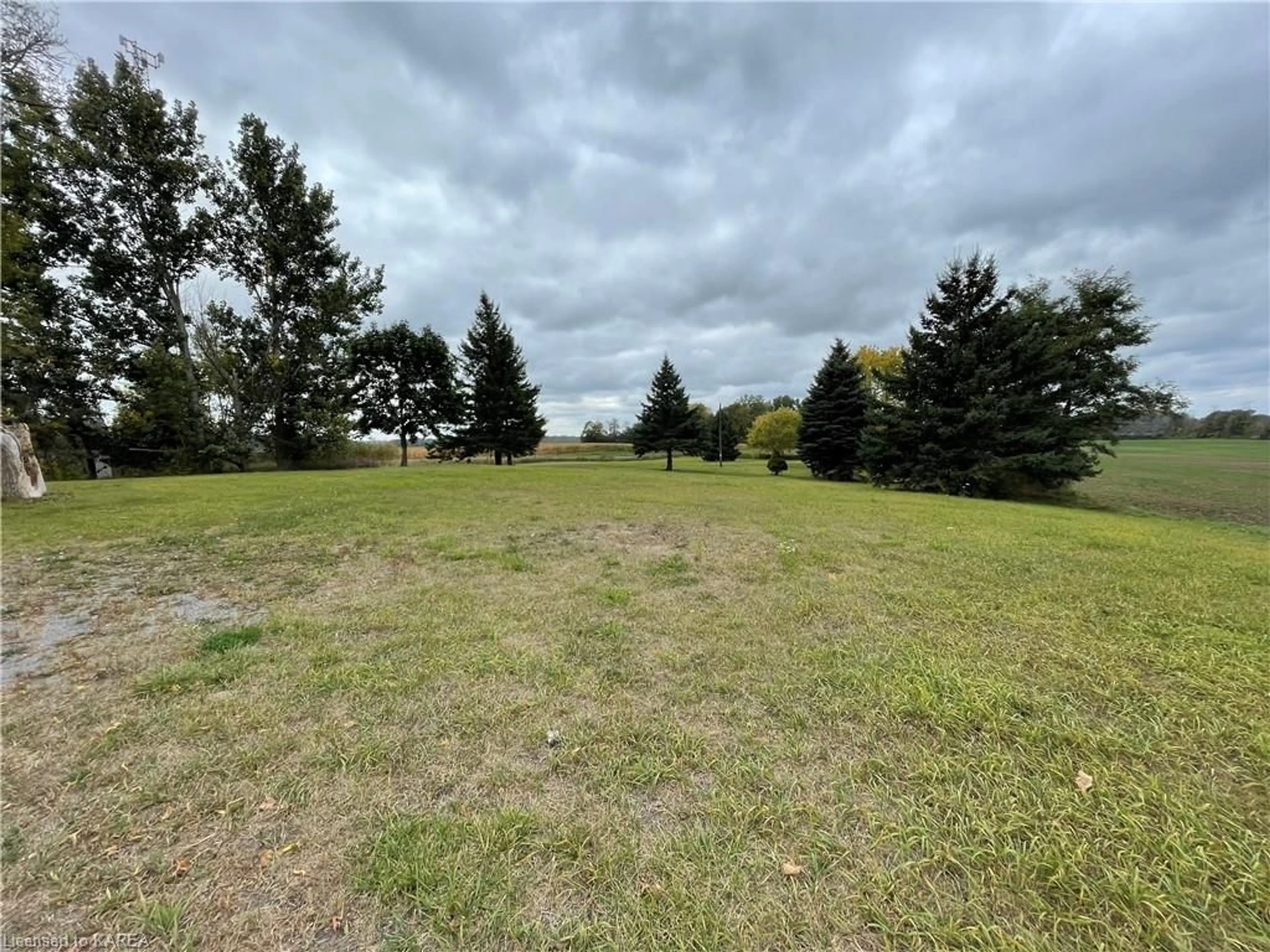 Fenced yard for 1351 Deseronto Rd, Marysville Ontario K0K 2N0