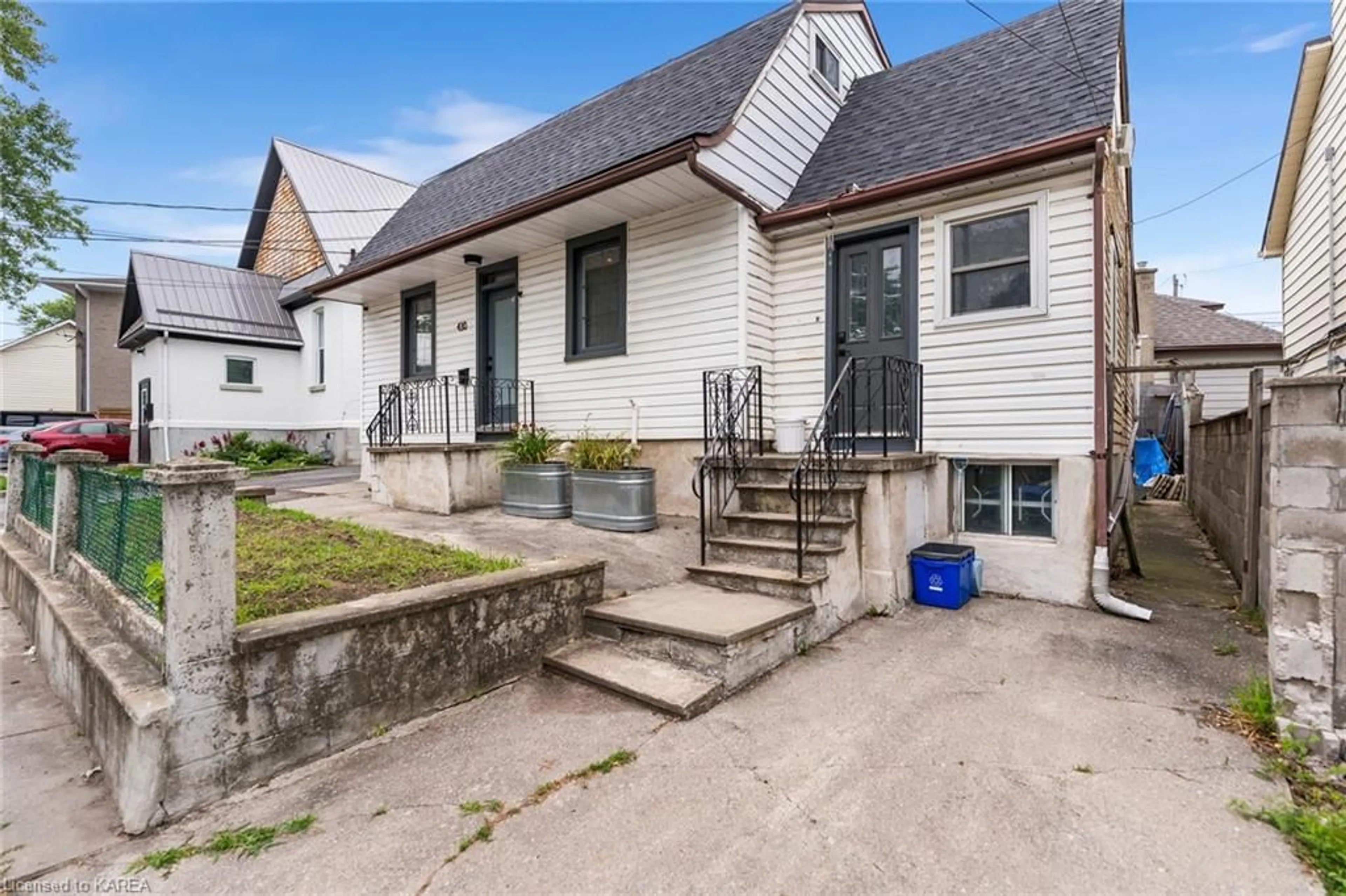 Frontside or backside of a home for 430 Barrie St, Kingston Ontario K7K 3T9