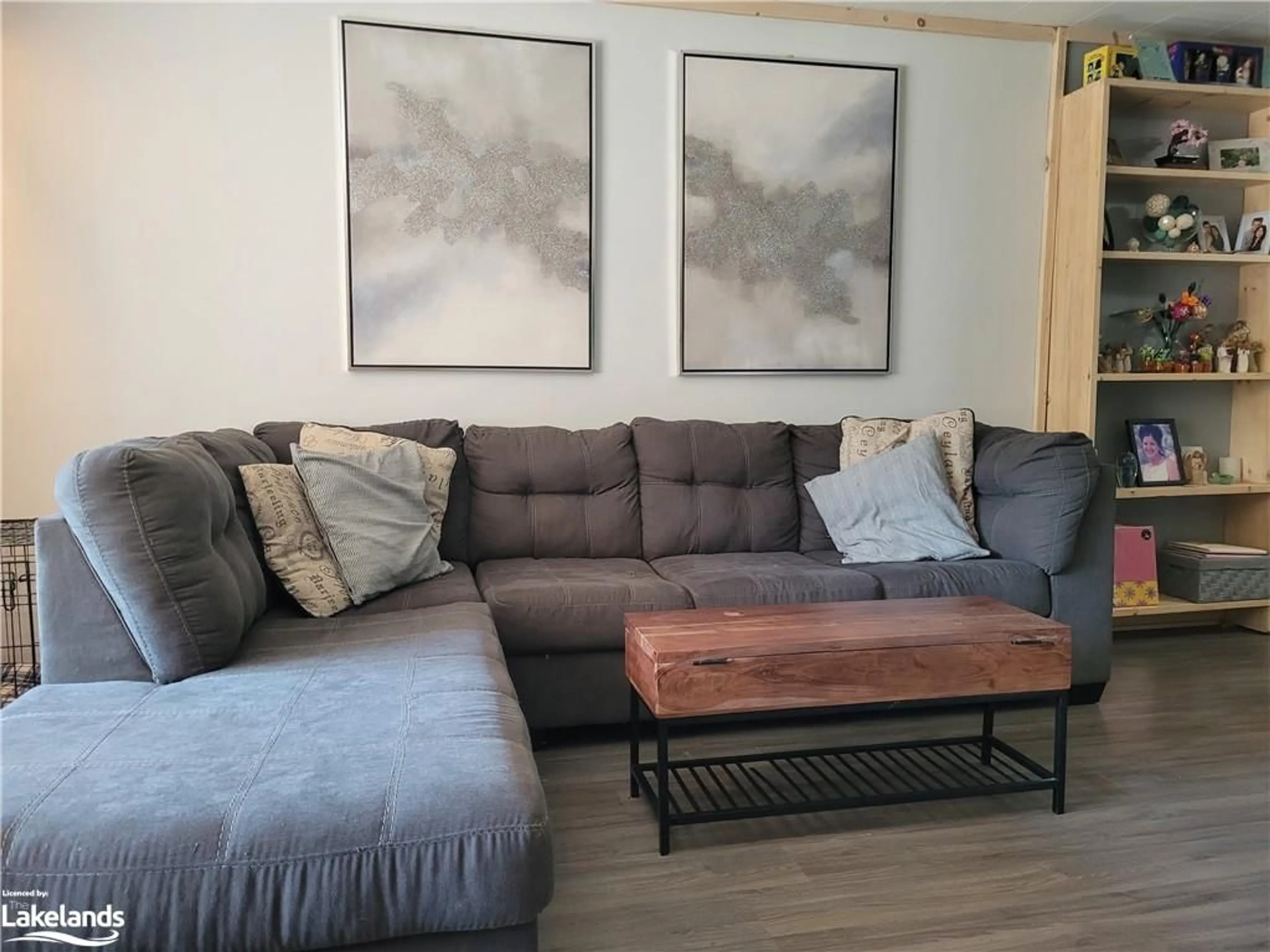 Living room for 960 4th Ave, Owen Sound Ontario N4K 4V8