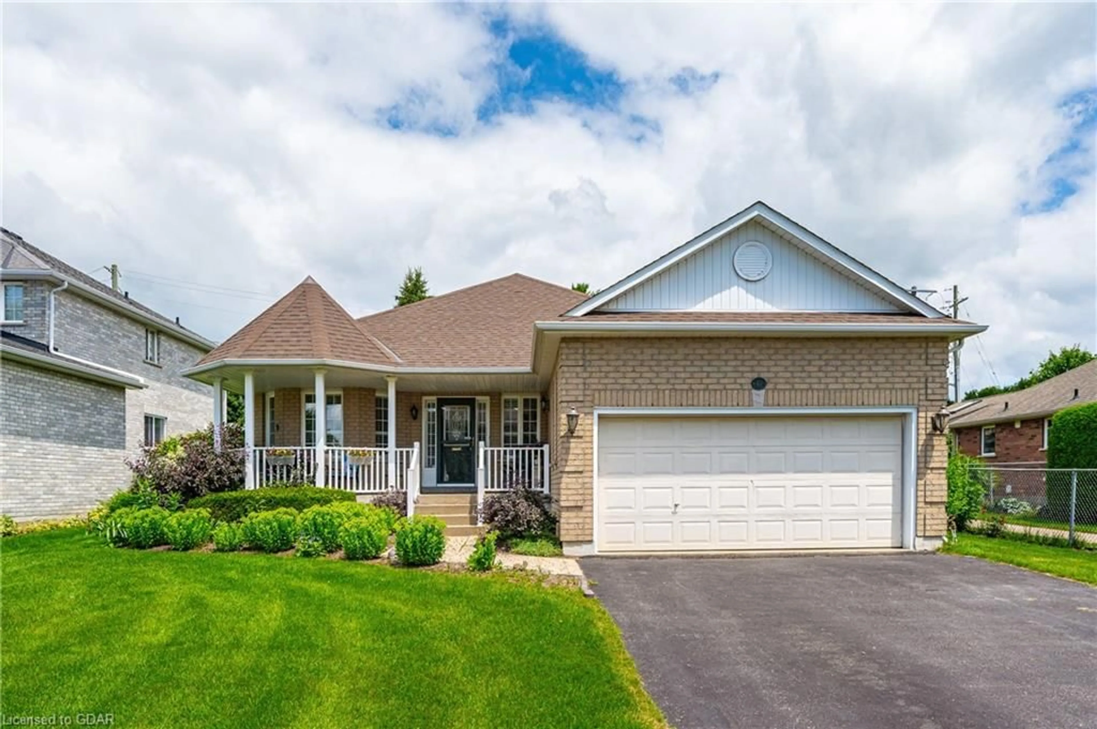 Frontside or backside of a home for 41 Braeside Rd, Fergus Ontario N1M 2V1