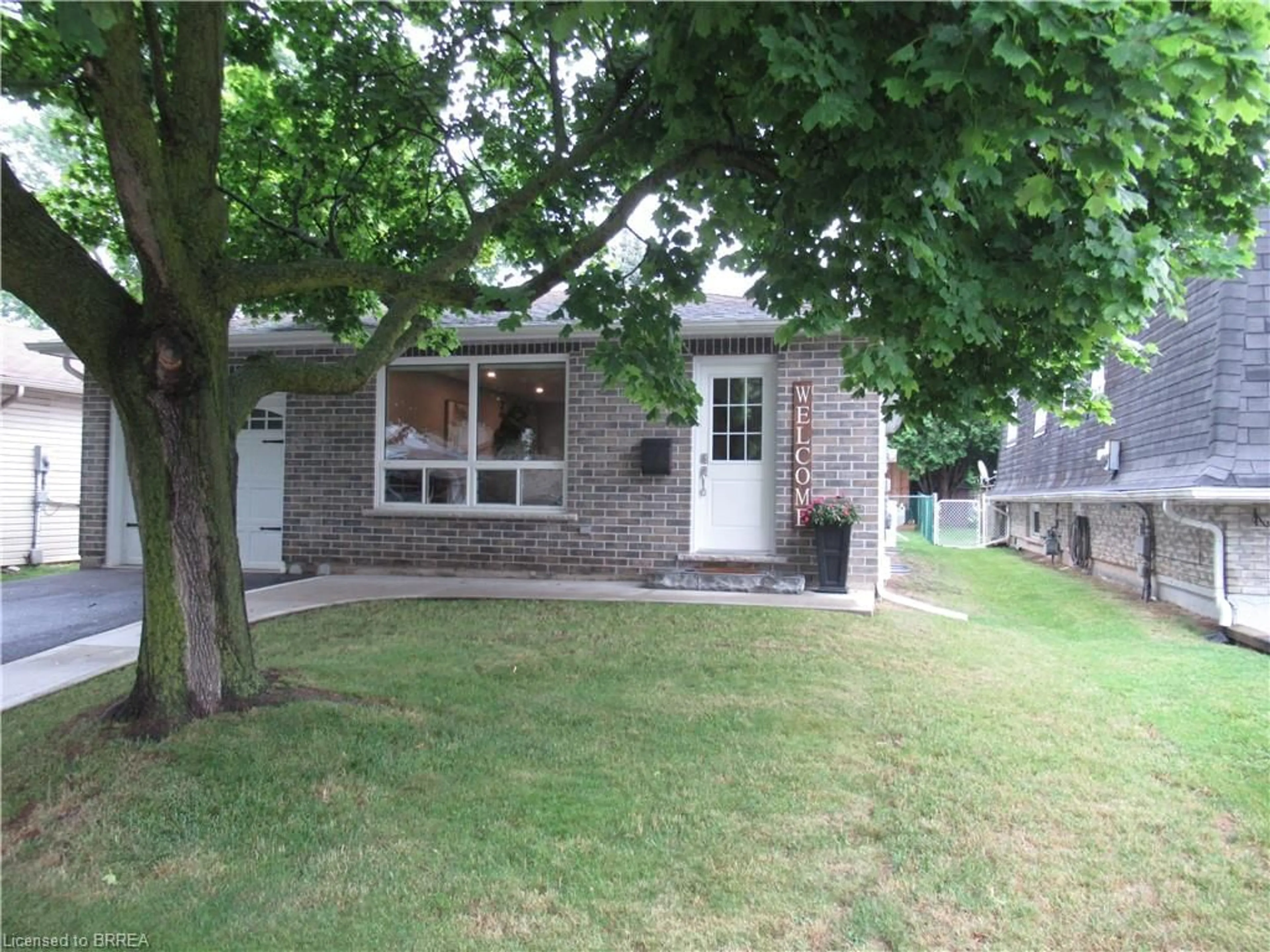 Frontside or backside of a home for 18 Nautical Rd, Brantford Ontario N3P 1G6