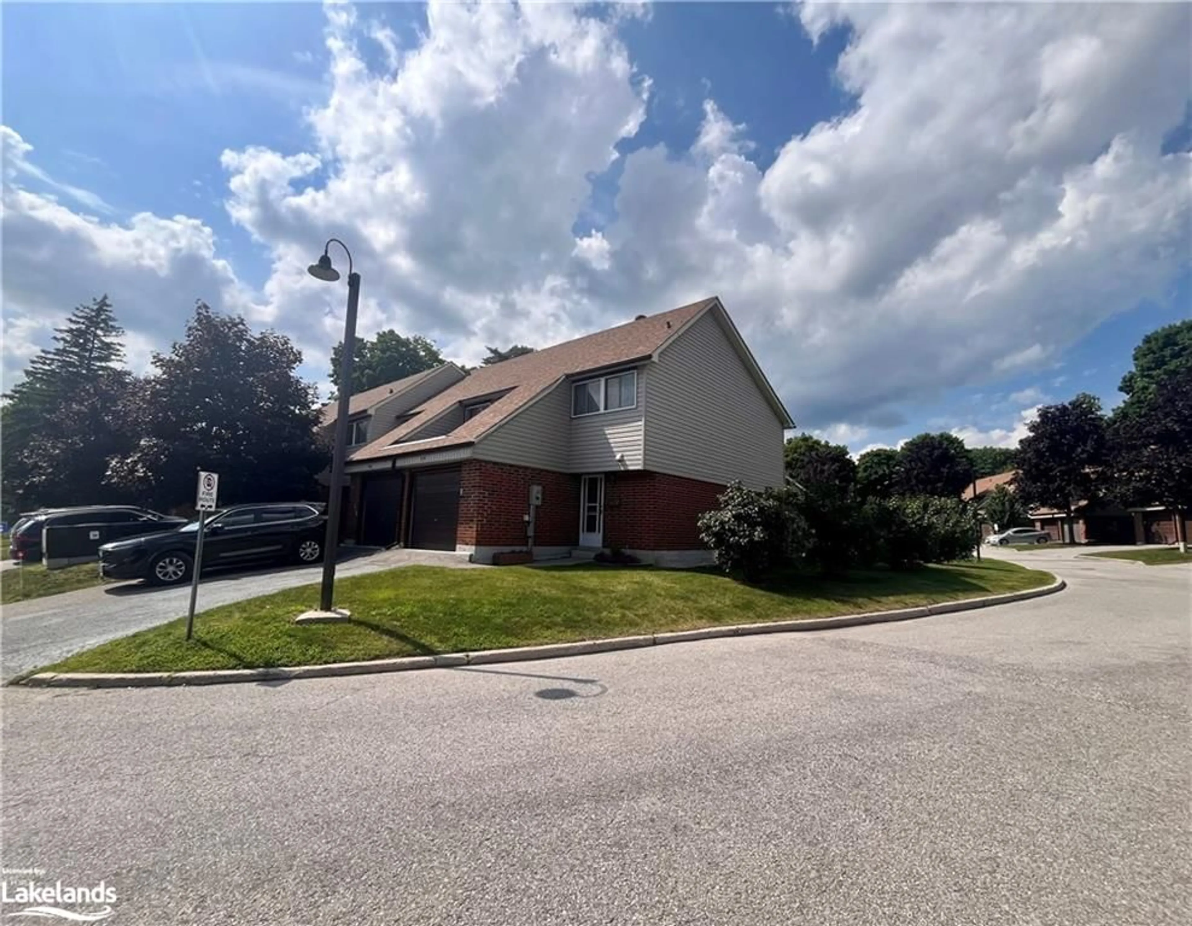 Frontside or backside of a home for 441 Barrie Rd #77, Orillia Ontario L3V 6T9